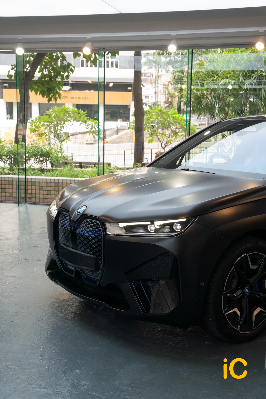 BMW iX Black Sapphire 透明 PPF 施工作品