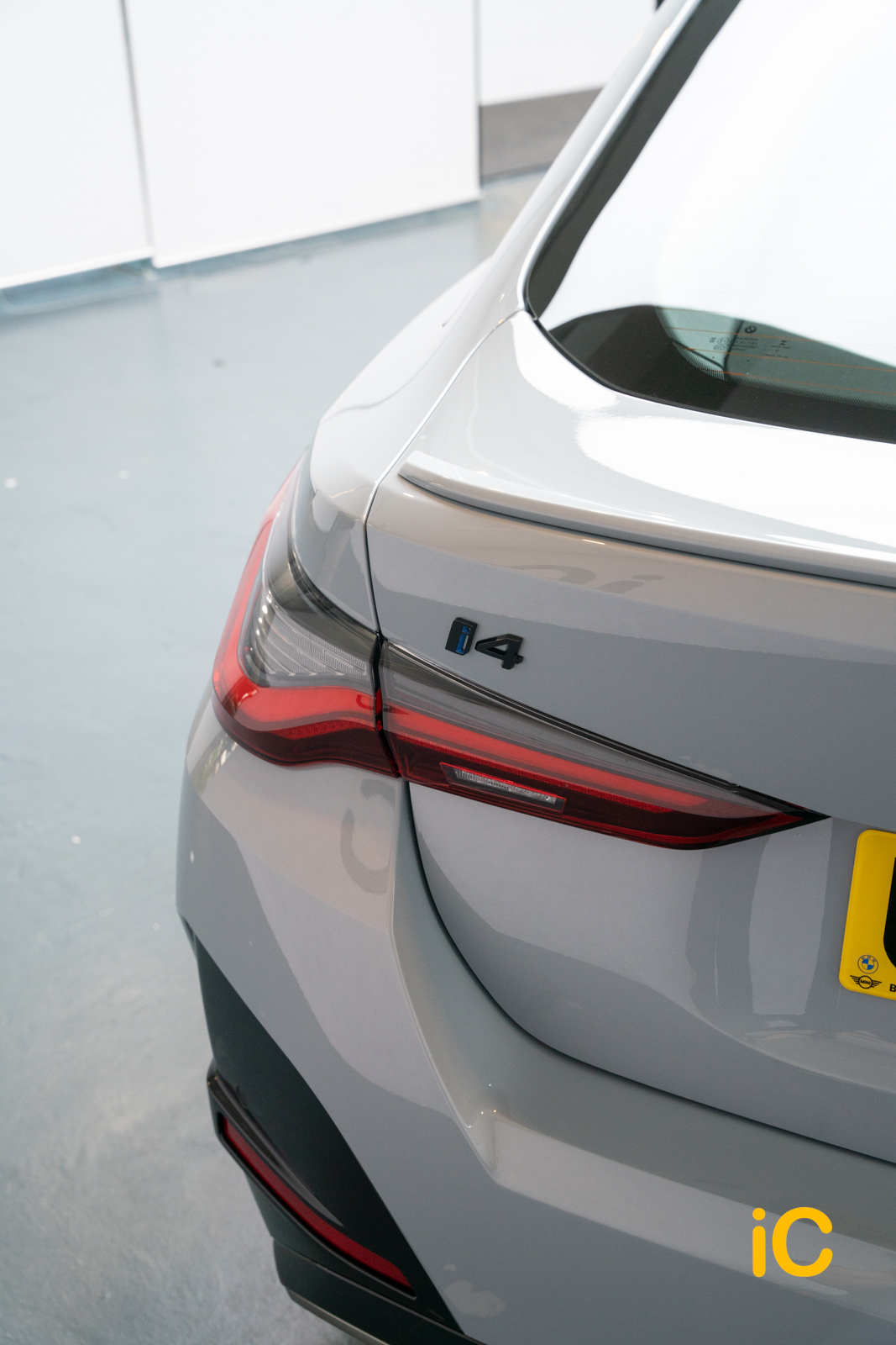 BMW i4 Brooklyn Grey 透明 PPF 施工作品