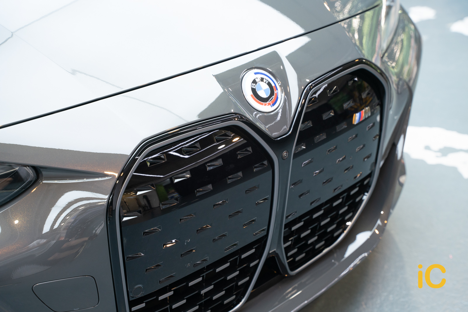 BMW i4 Dravit Grey 透明 PPF 施工作品
