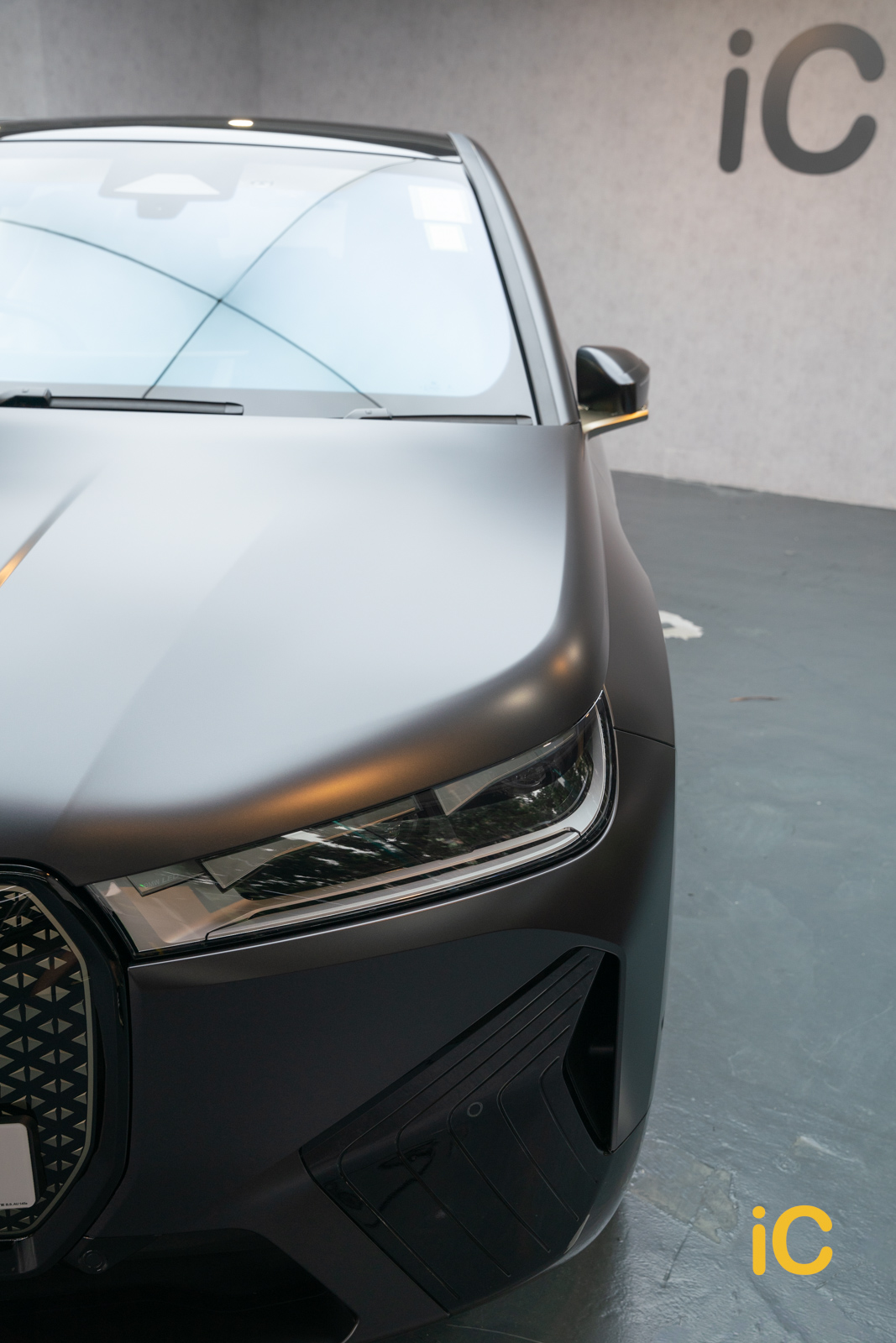 BMW iX Sophisto Grey 透明 PPF 施工作品