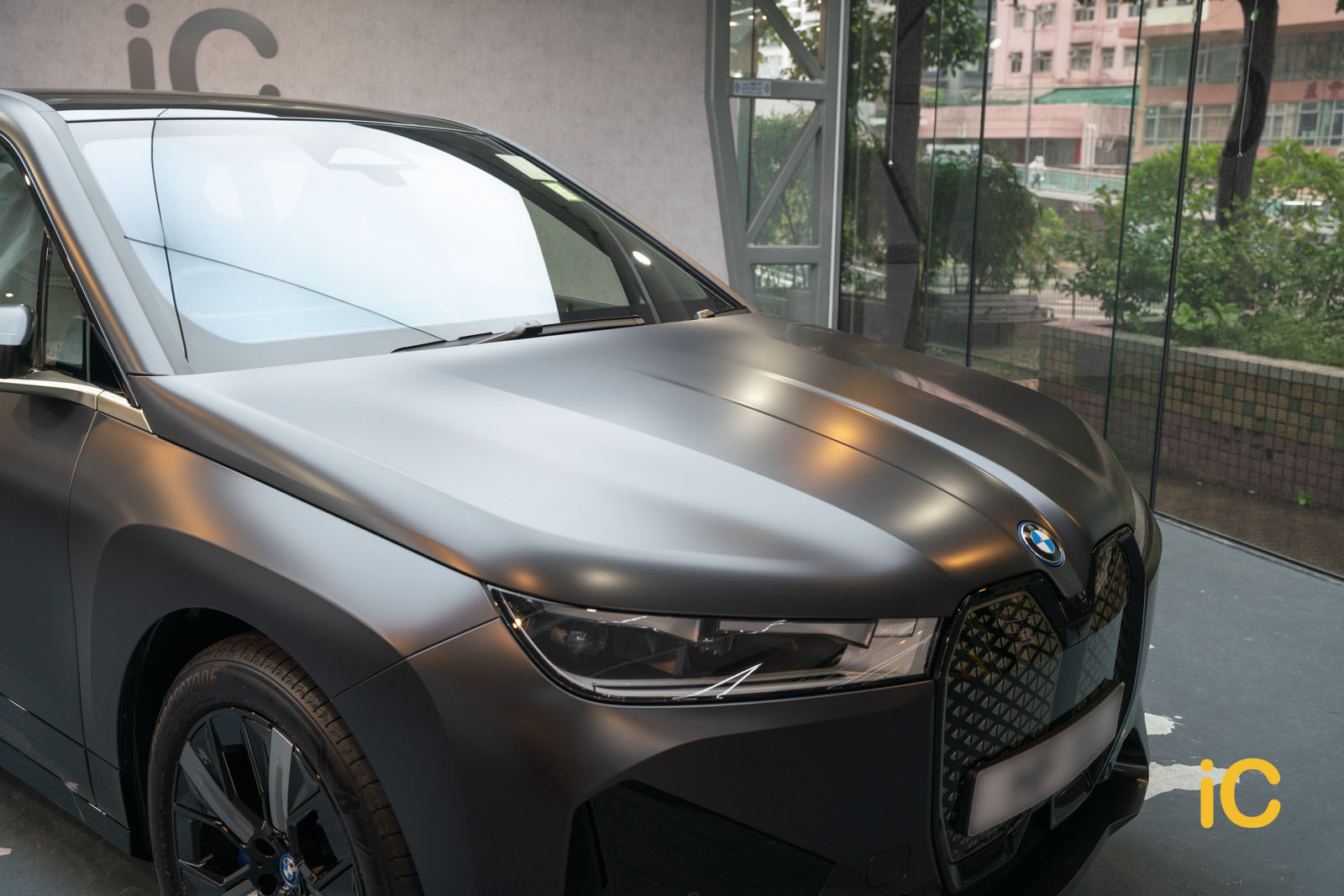 BMW iX Sophisto Grey 透明 PPF 施工作品