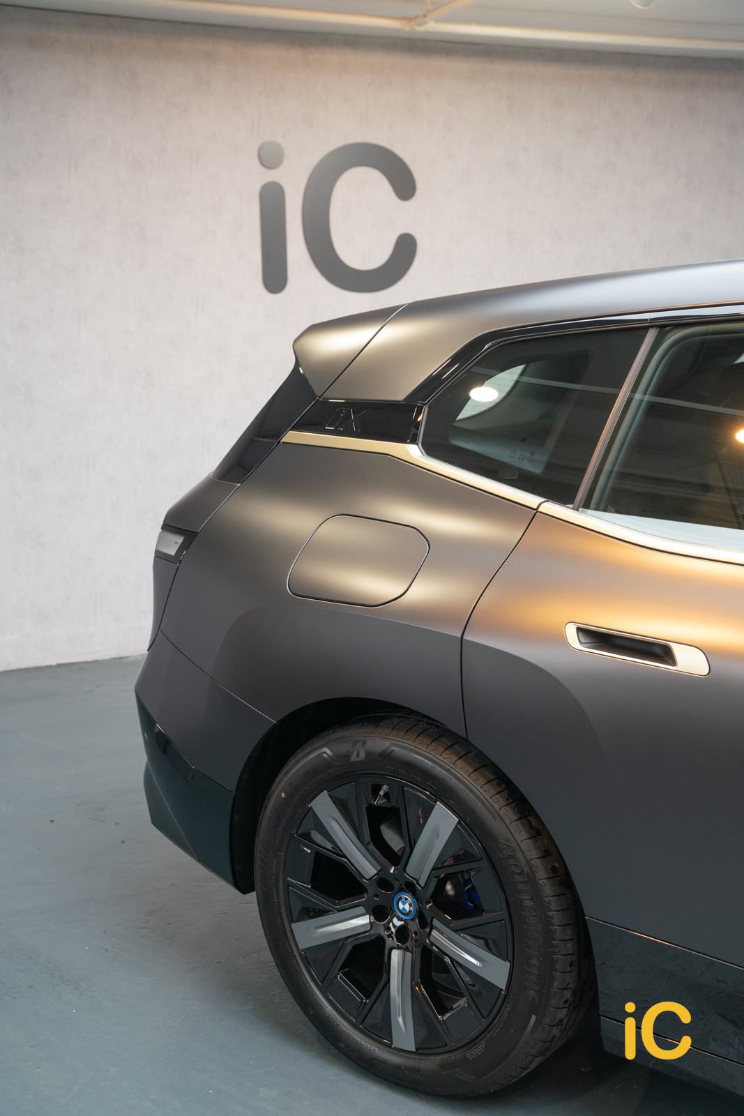 BMW iX Sophisto Grey 透明 PPF 施工作品