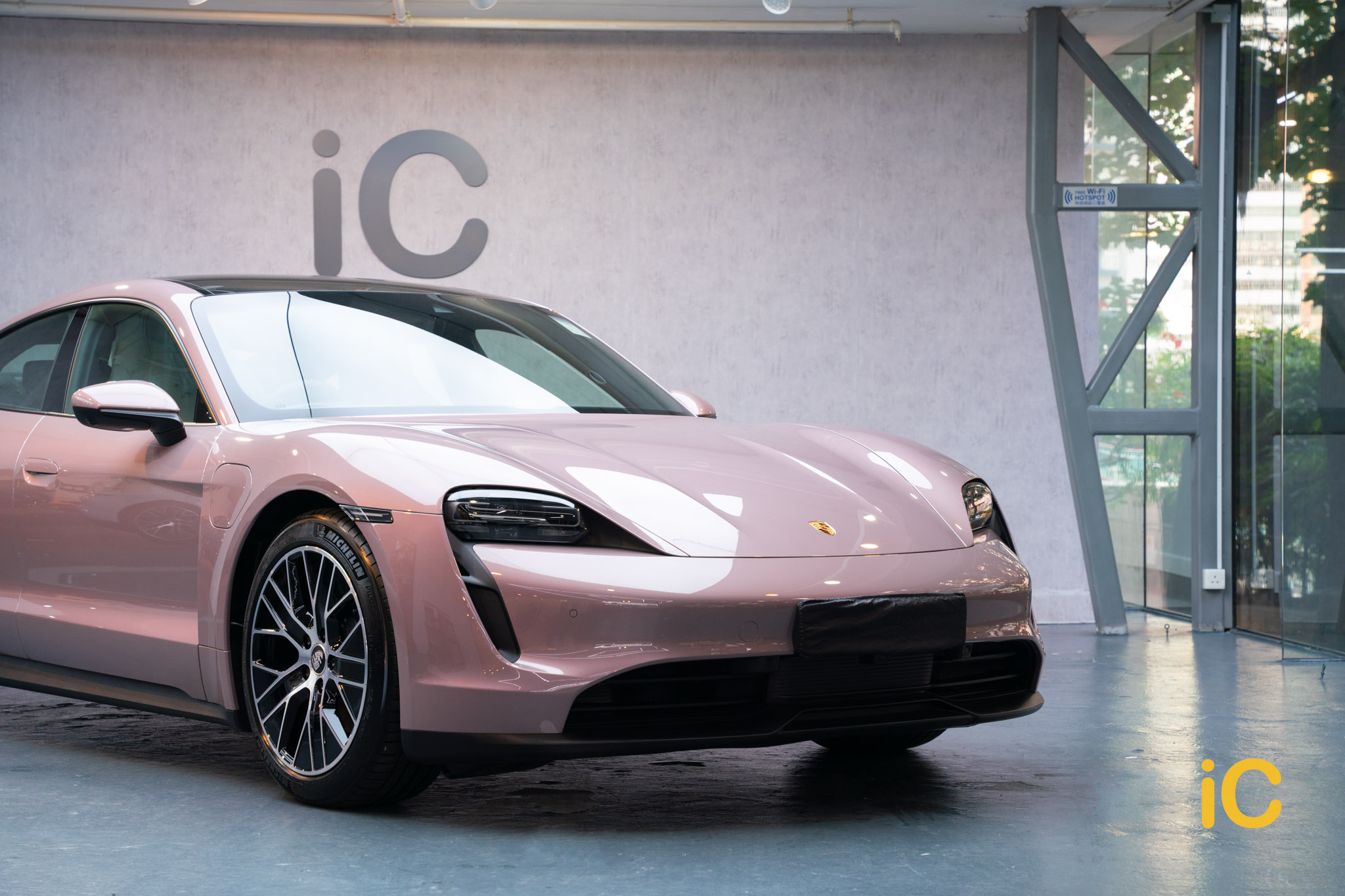 Porsche Taycan 透明 PPF 施工作品