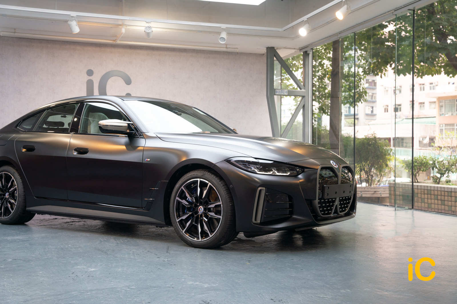 BMW i4 Black Sapphire 透明 PPF 施工作品