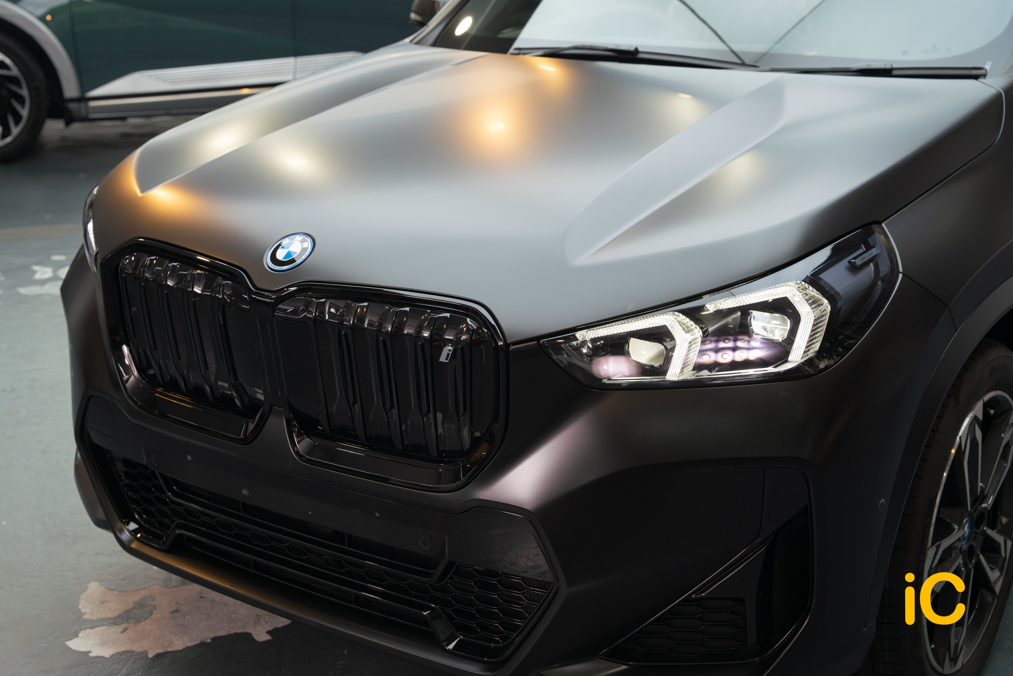 BMW iX1 Black Sapphire 透明 PPF 施工作品