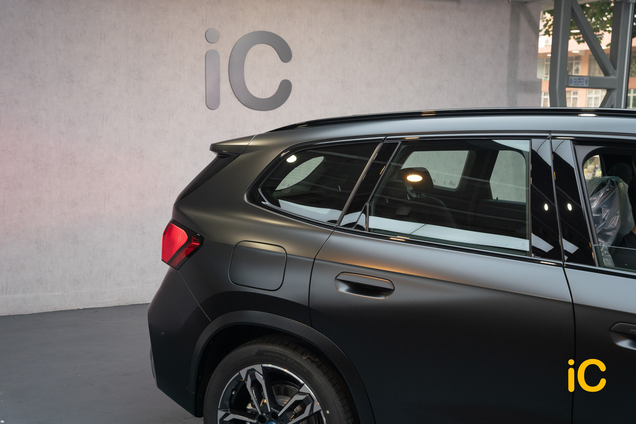 BMW iX1 Black Sapphire 透明 PPF 施工作品