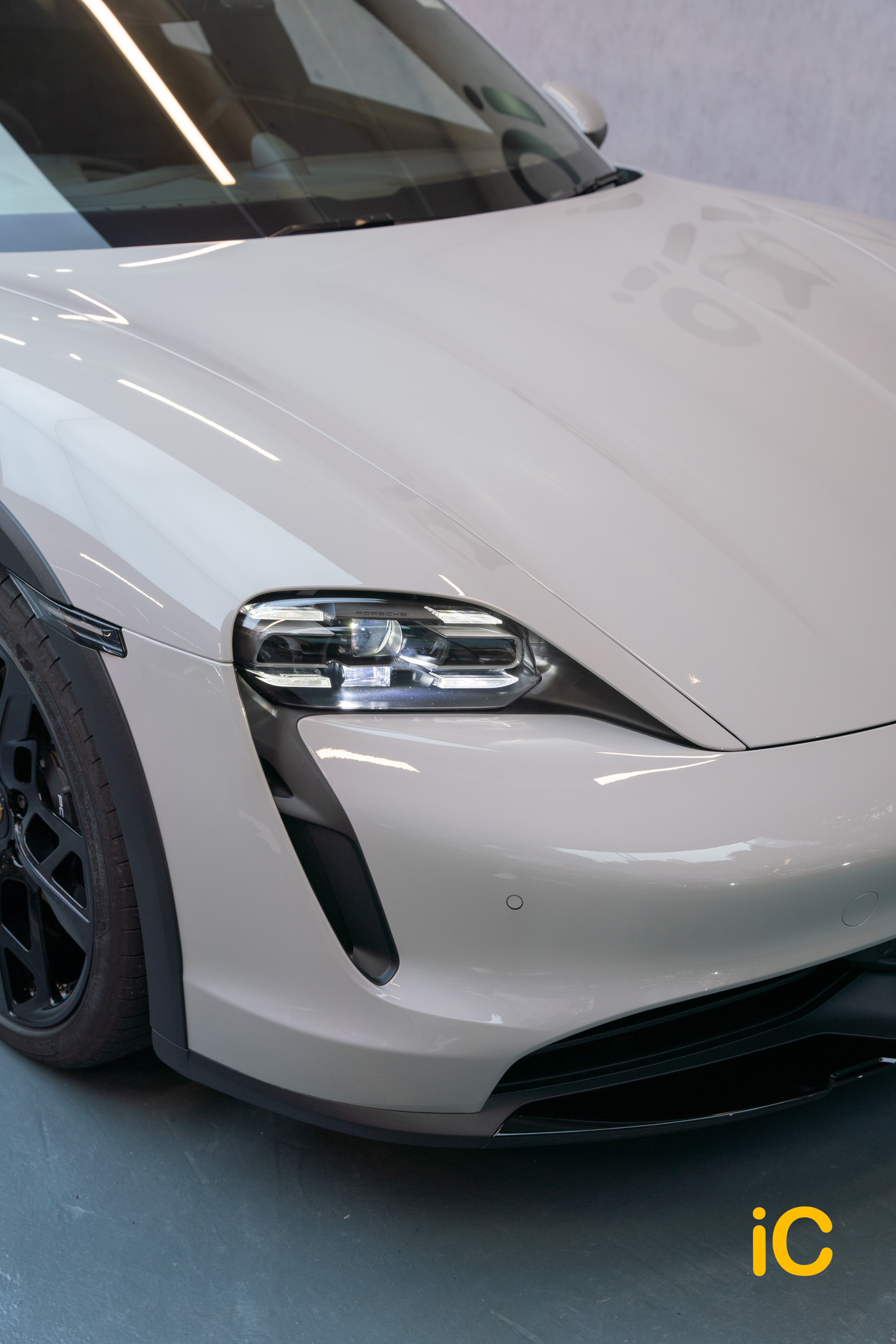 Porsche Taycan Cross Turismo 透明 PPF 施工作品