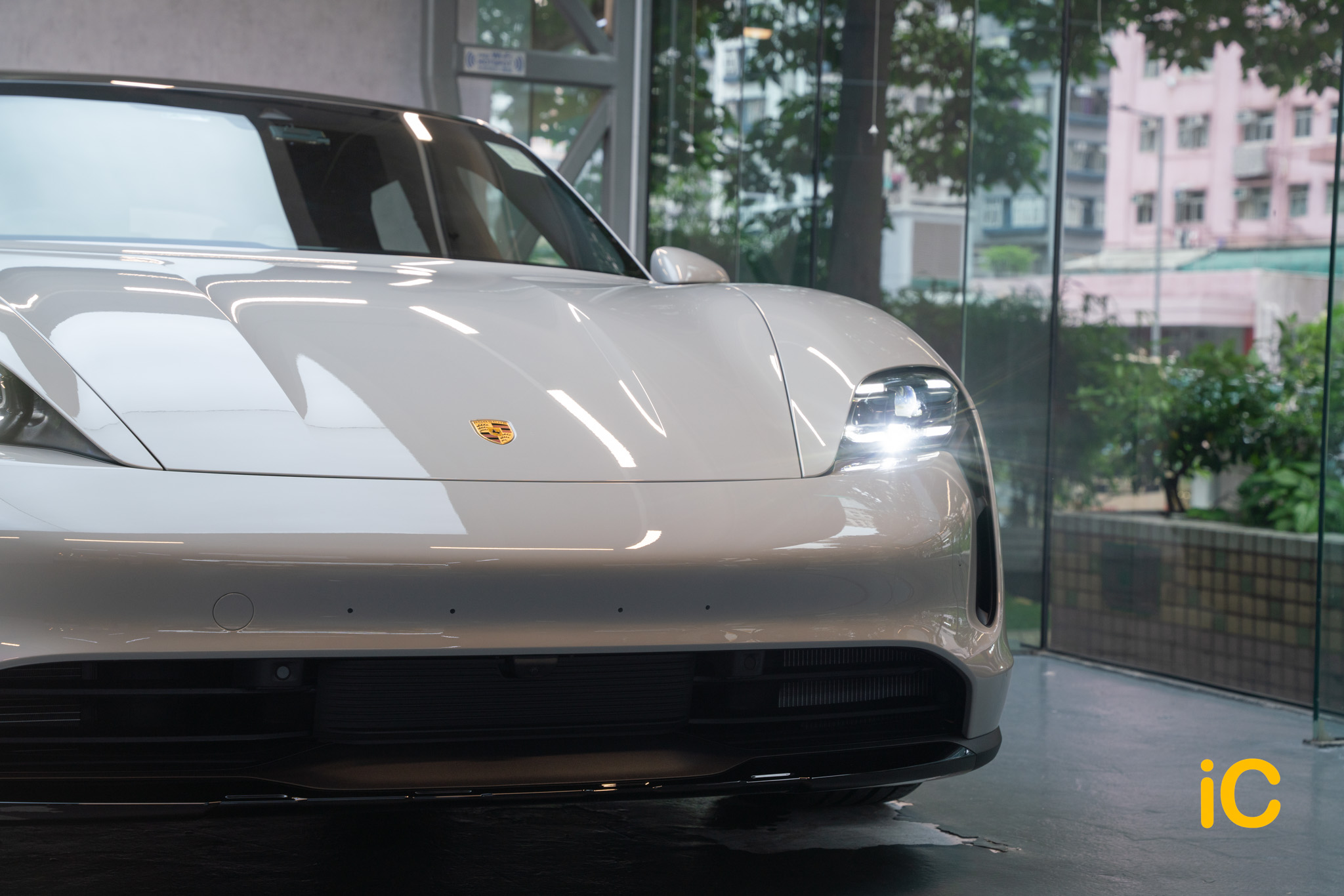 Porsche Taycan Cross Turismo 透明 PPF 施工作品