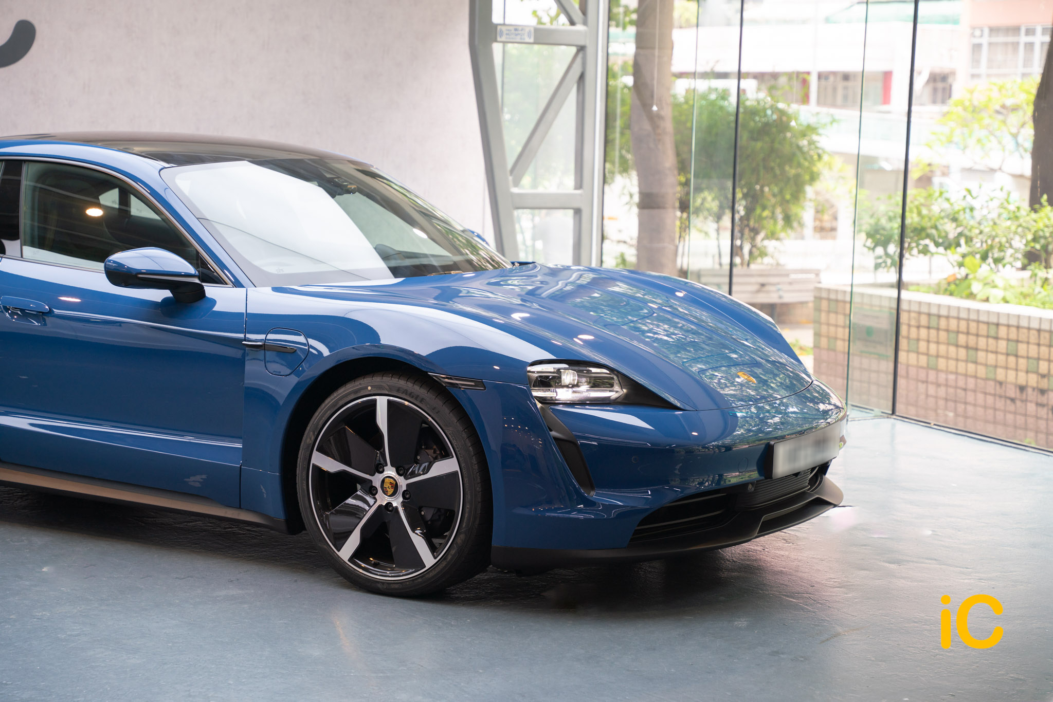 Porsche Taycan 透明 PPF 施工作品