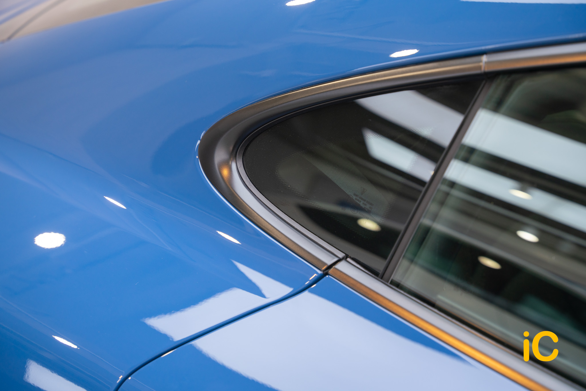 Porsche Taycan 透明 PPF 施工作品