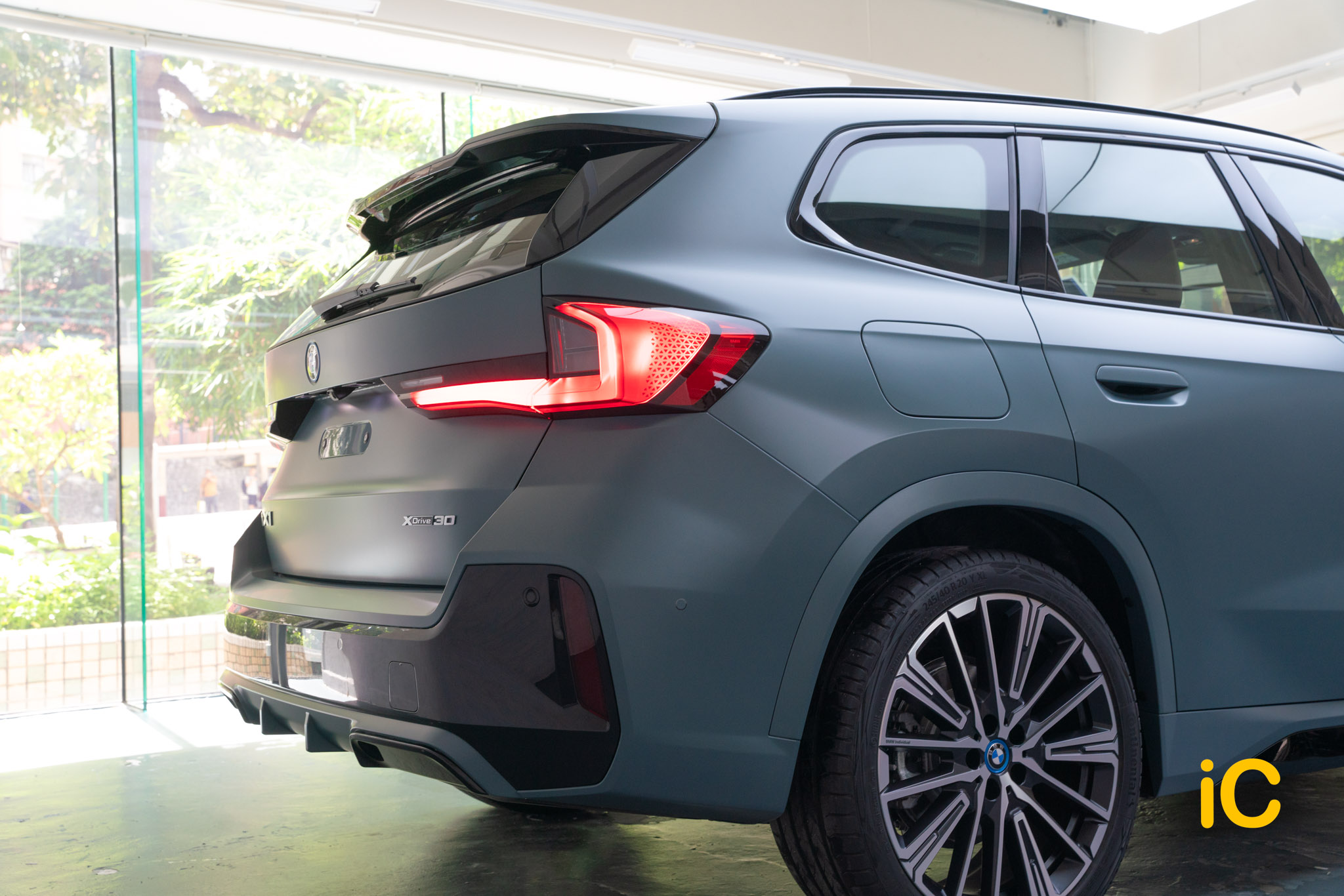 BMW iX1 Cape York Green 透明 PPF 施工作品