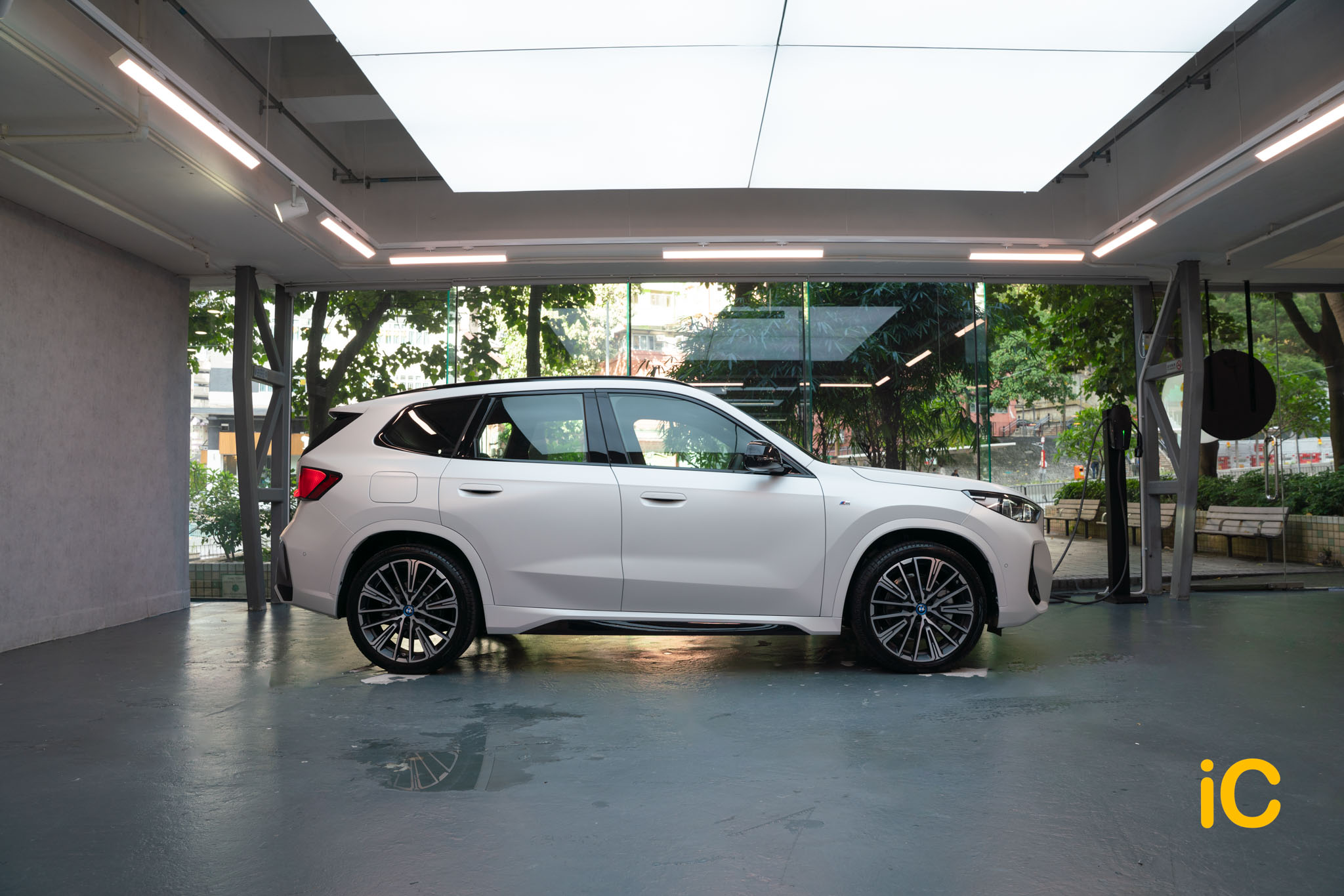 BMW iX1 Mineral White 透明 PPF 施工作品