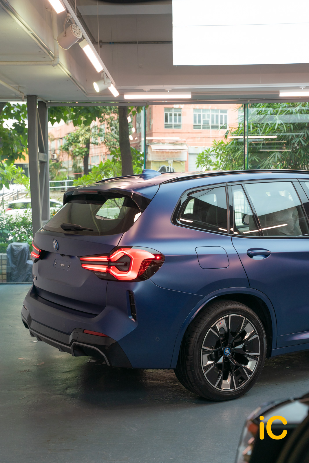 BMW iX3 Phytonic Blue 透明 PPF 施工作品