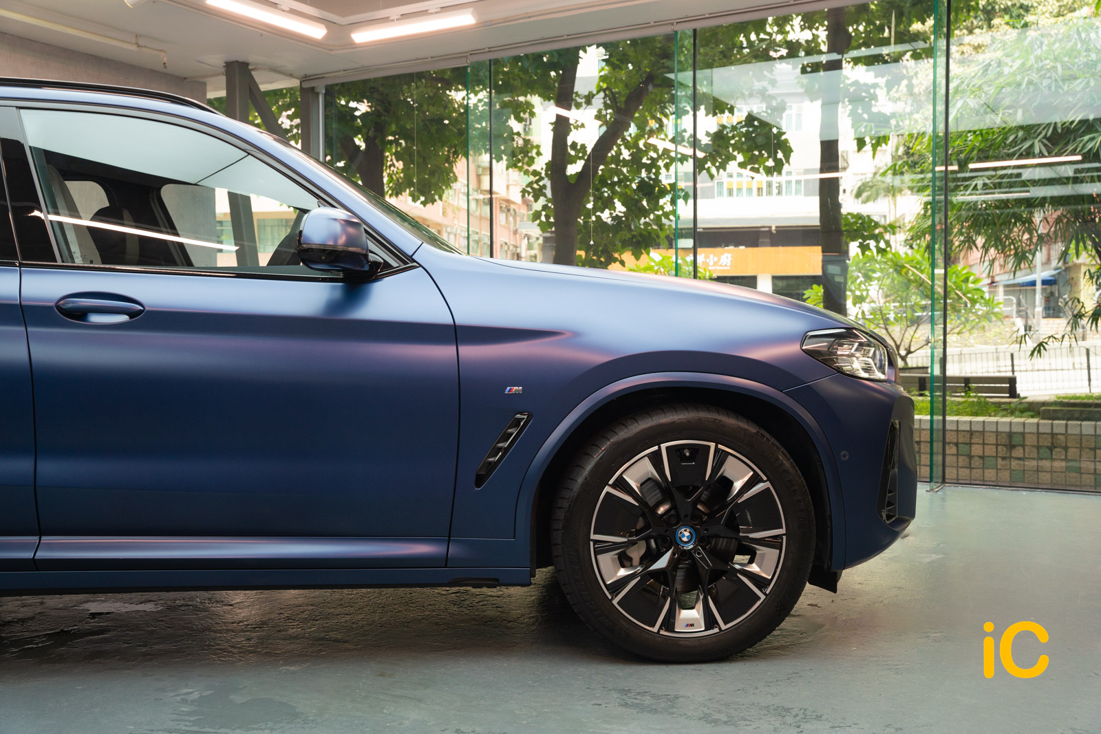 BMW iX3 Phytonic Blue 透明 PPF 施工作品