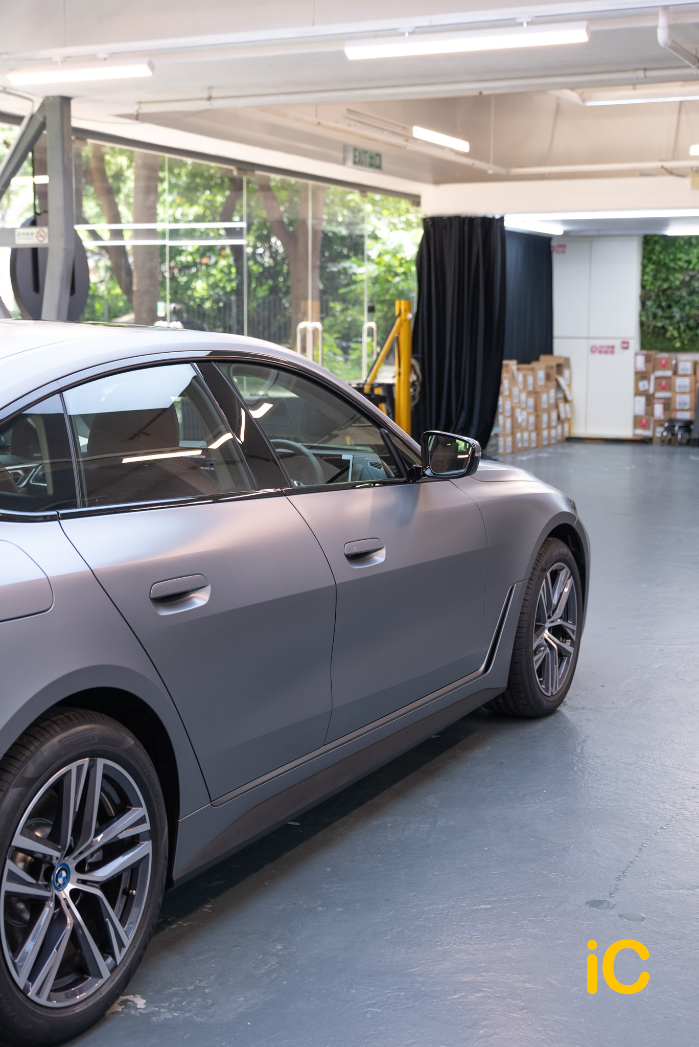 BMW i4 Skyscraper Grey 透明 PPF 施工作品