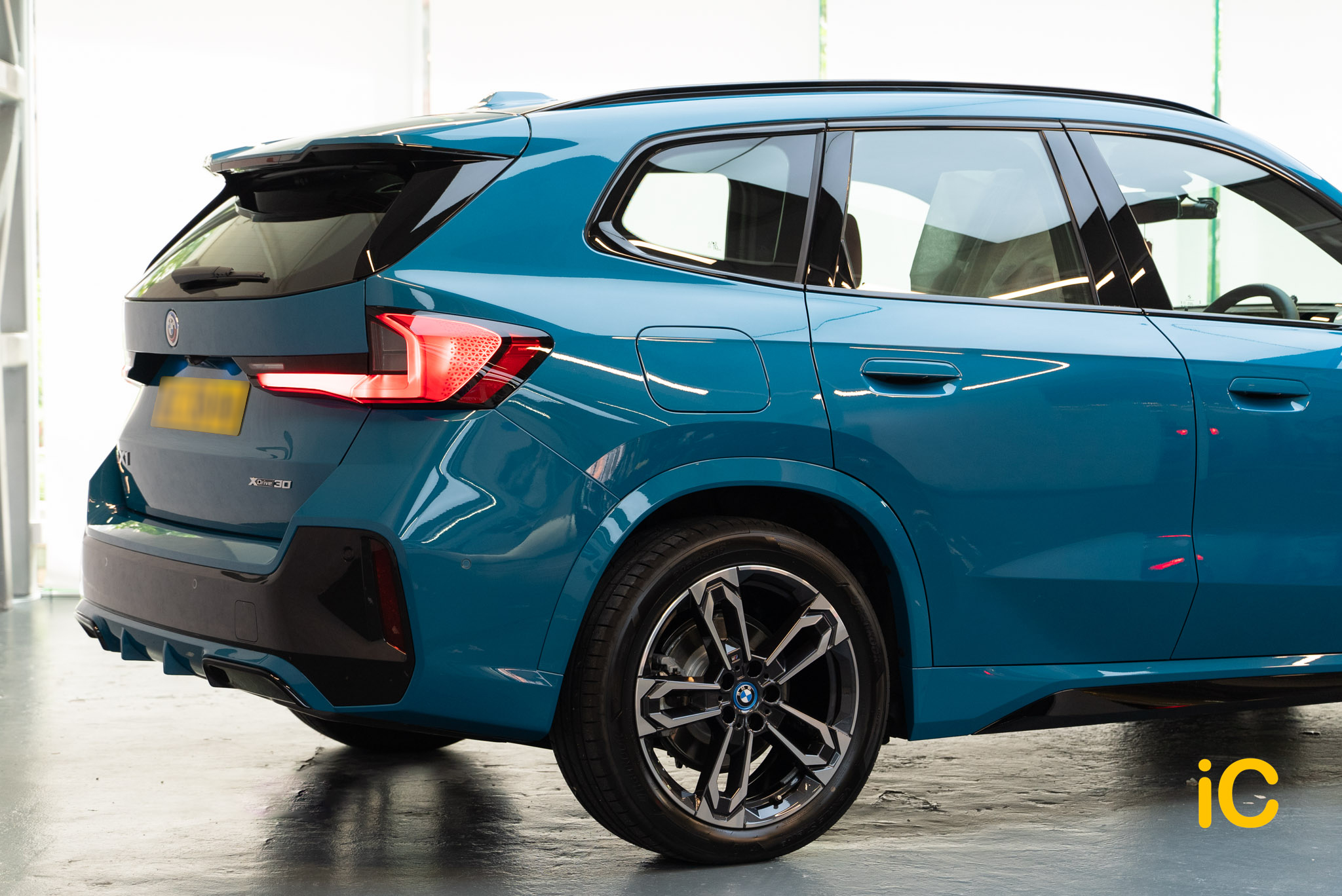 BMW iX1 Blue Bay Lagoon 透明 PPF 施工作品