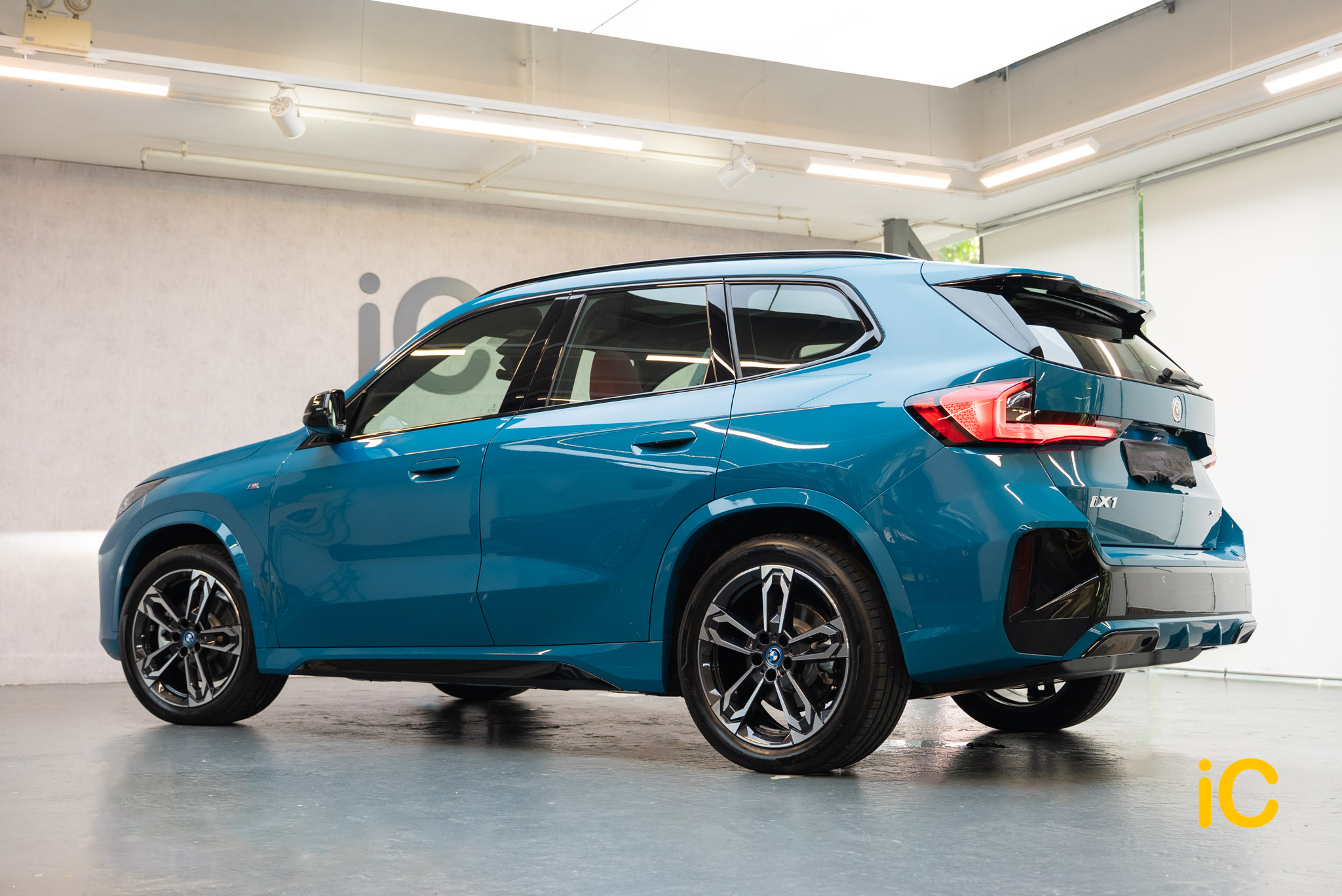 BMW iX1 Blue Bay Lagoon 透明 PPF 施工作品