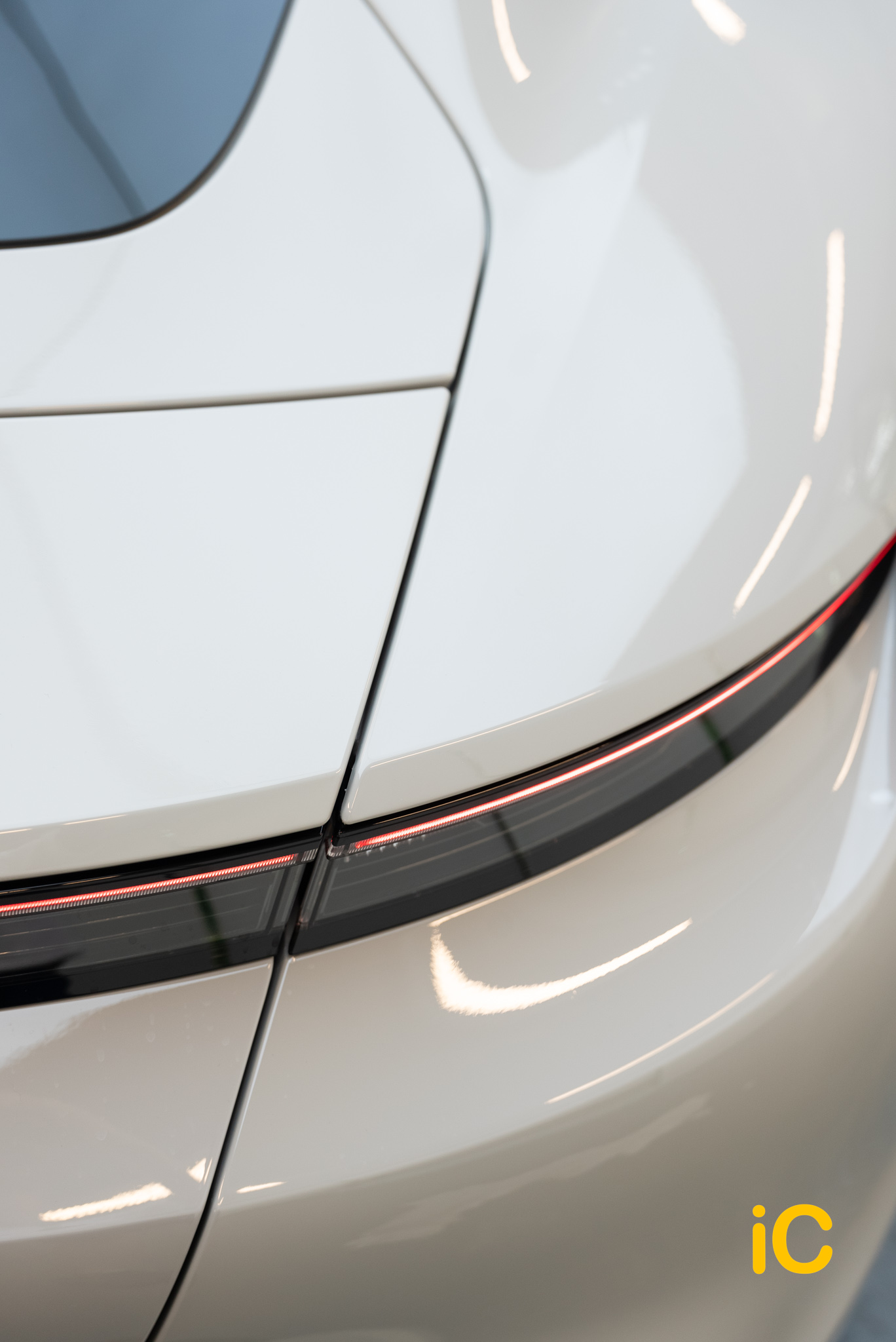 Porsche Taycan 透明 PPF 施工作品