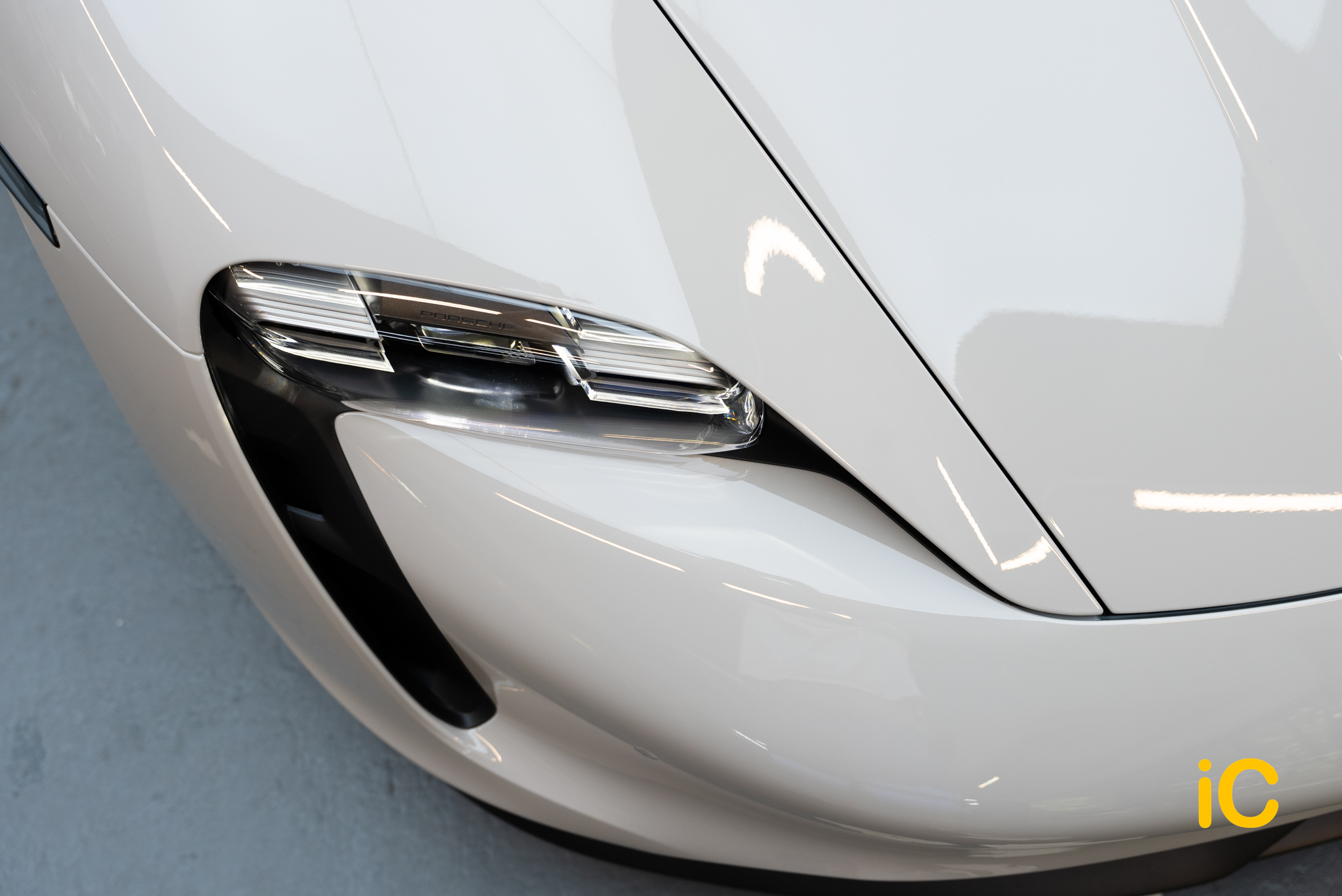 Porsche Taycan 透明 PPF 施工作品