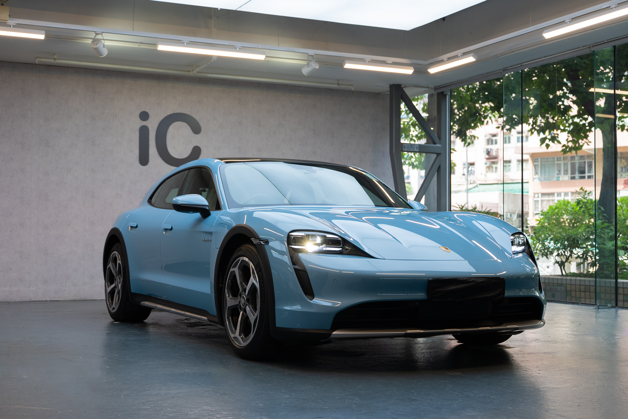 Porsche Taycan 4 Cross Turismo 透明 PPF 施工作品