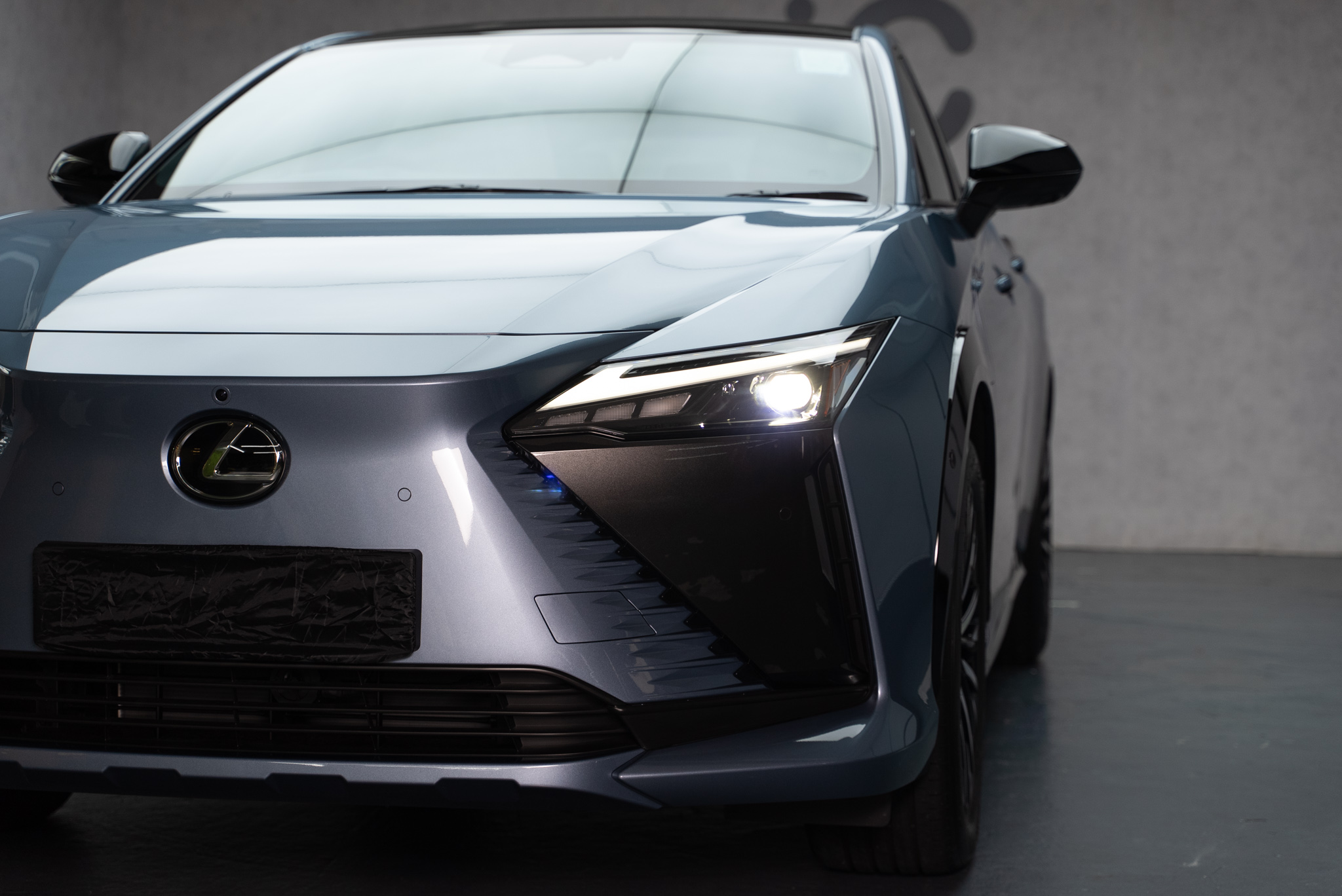 Lexus RZ 450e 透明 PPF 施工作品