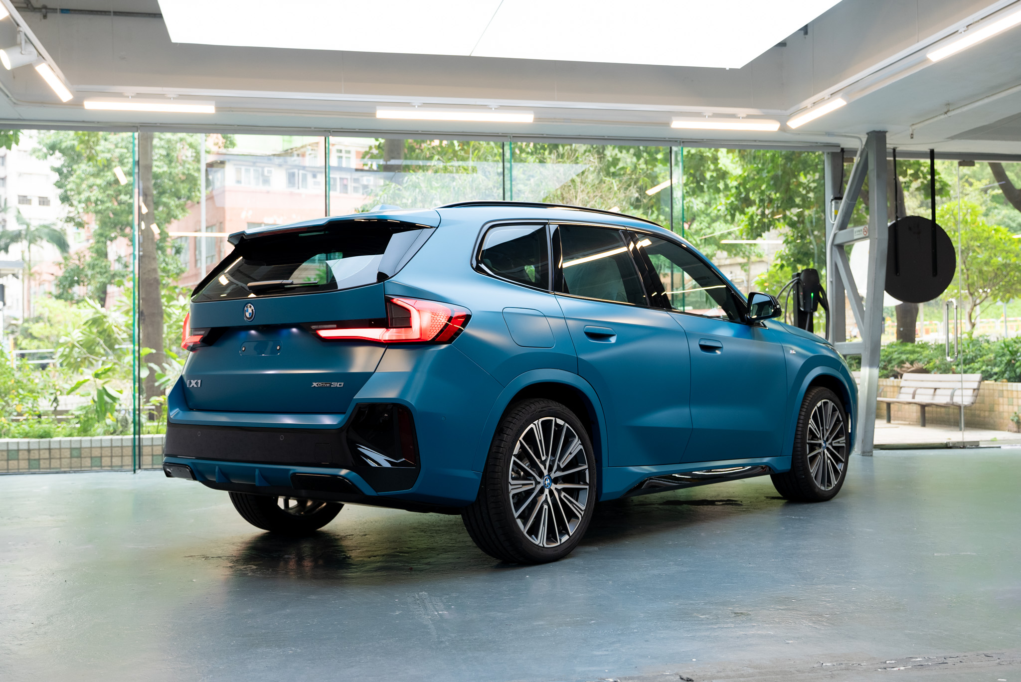 BMW iX1 Blue Bay Lagoon 透明 PPF 施工作品