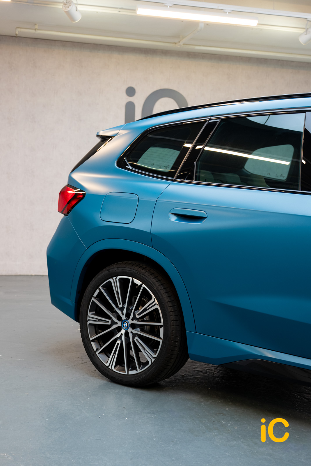 BMW iX1 Blue Bay Lagoon 透明 PPF 施工作品