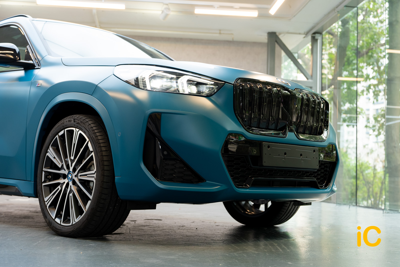 BMW iX1 Blue Bay Lagoon 透明 PPF 施工作品