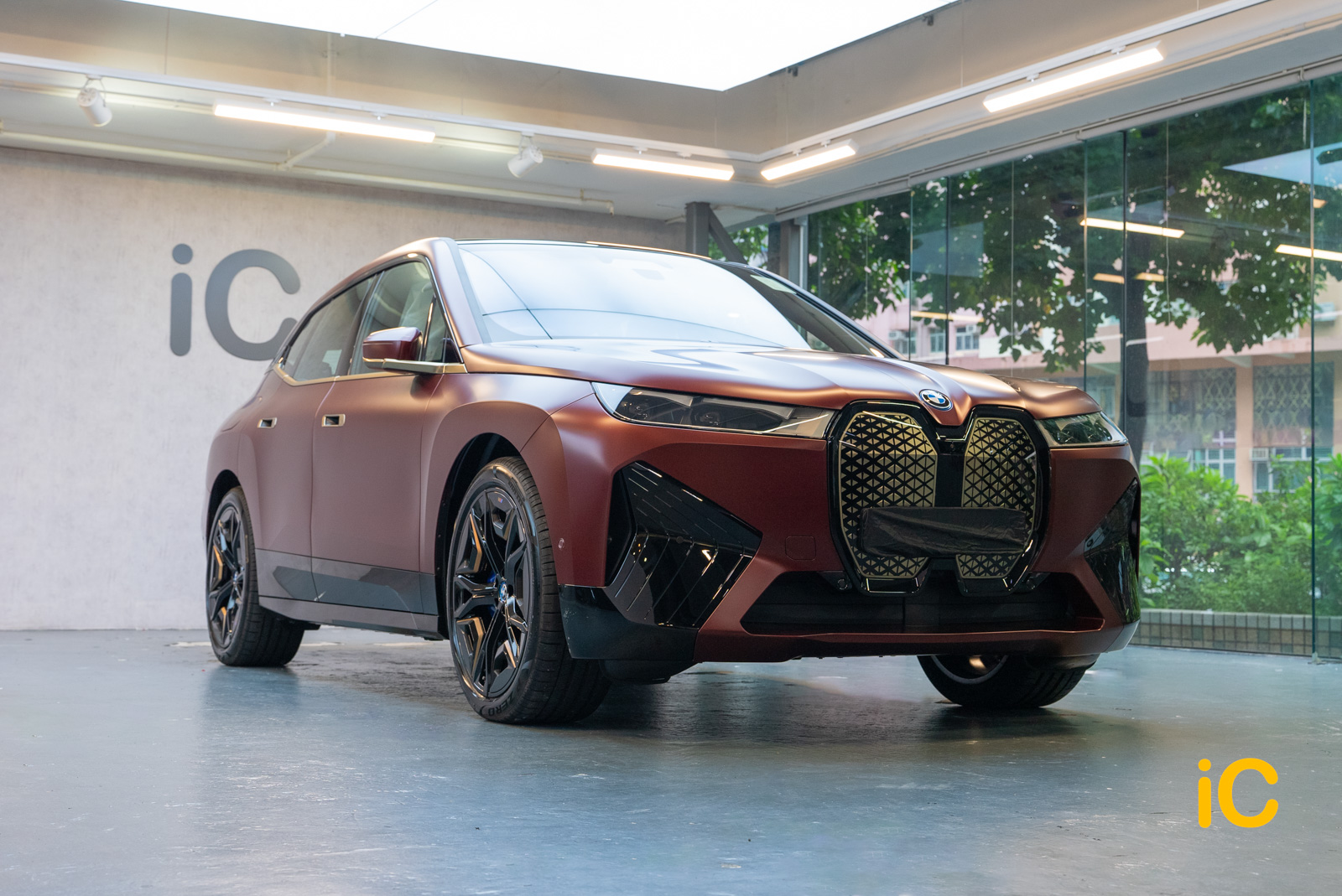 BMW iX Aventurine Red 透明 PPF 施工作品
