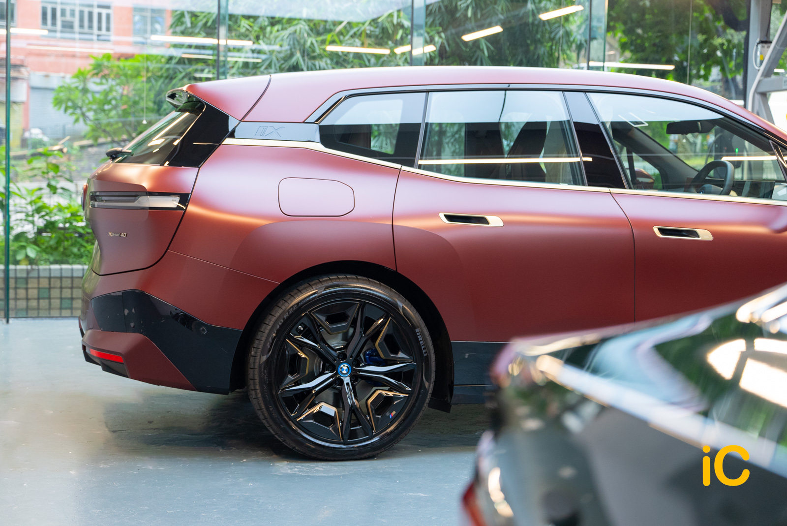 BMW iX Aventurine Red 透明 PPF 施工作品