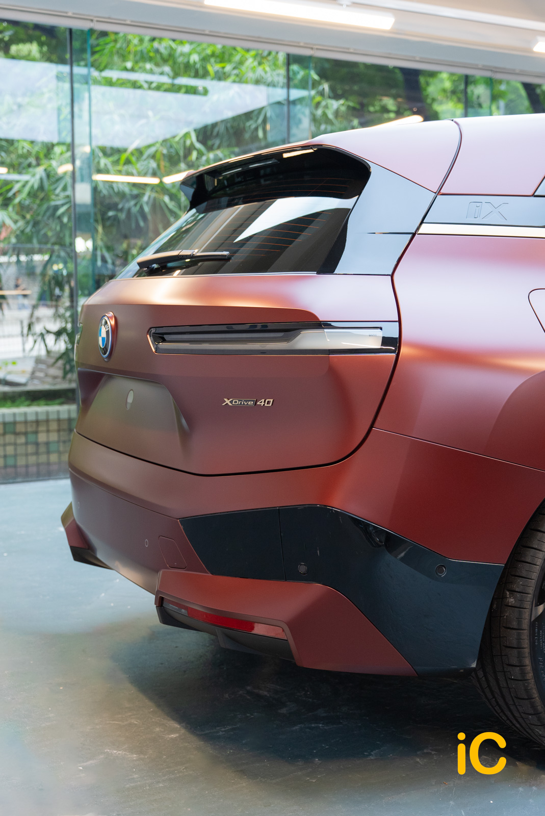 BMW iX Aventurine Red 透明 PPF 施工作品