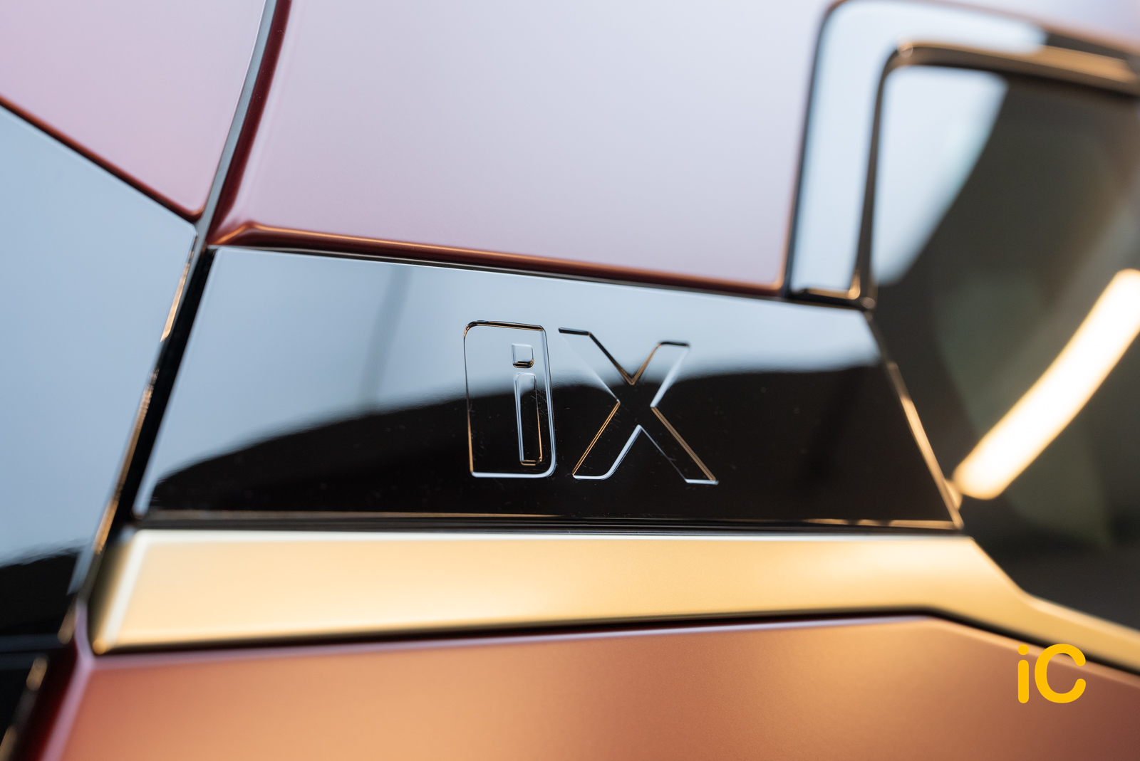 BMW iX Aventurine Red 透明 PPF 施工作品