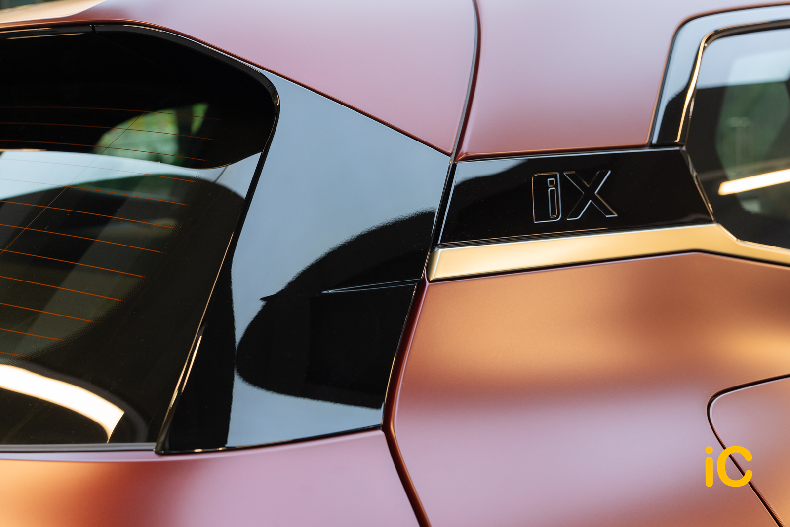 BMW iX Aventurine Red 透明 PPF 施工作品