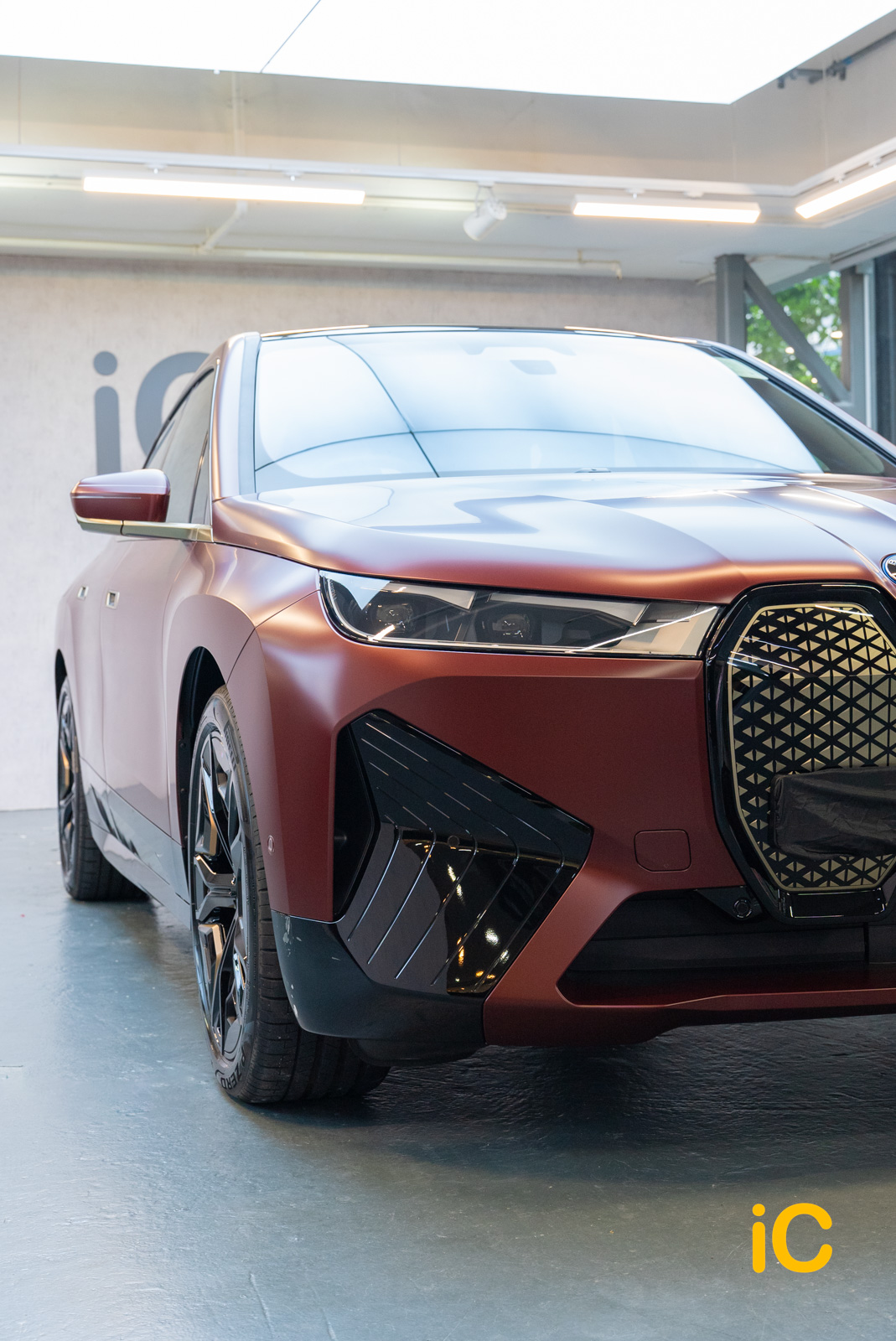 BMW iX Aventurine Red 透明 PPF 施工作品