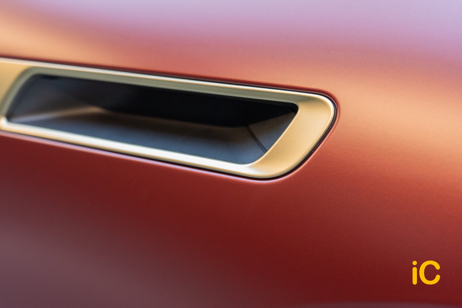 BMW iX Aventurine Red 透明 PPF 施工作品