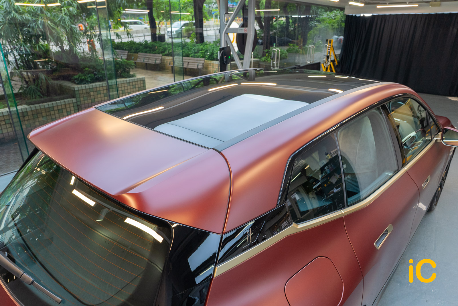 BMW iX Aventurine Red 透明 PPF 施工作品