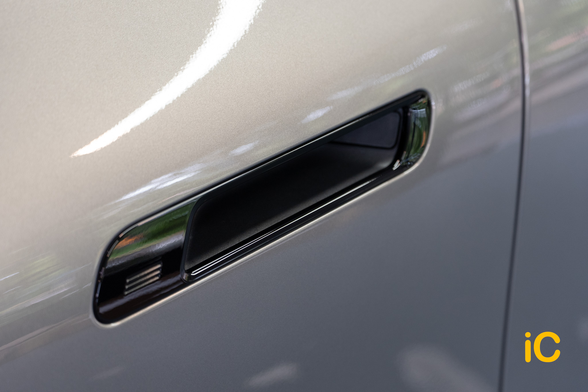 BMW iX Oxide Grey 透明 PPF 施工作品