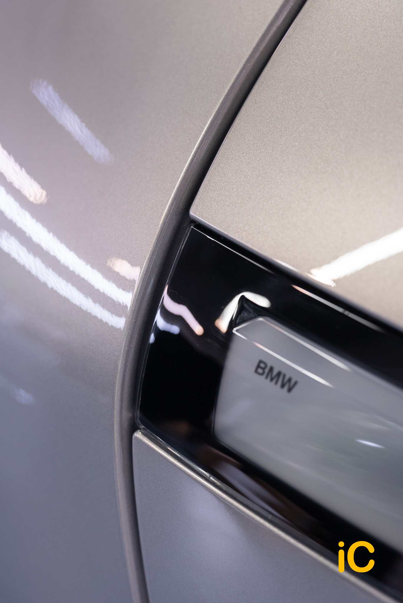 BMW iX Oxide Grey 透明 PPF 施工作品