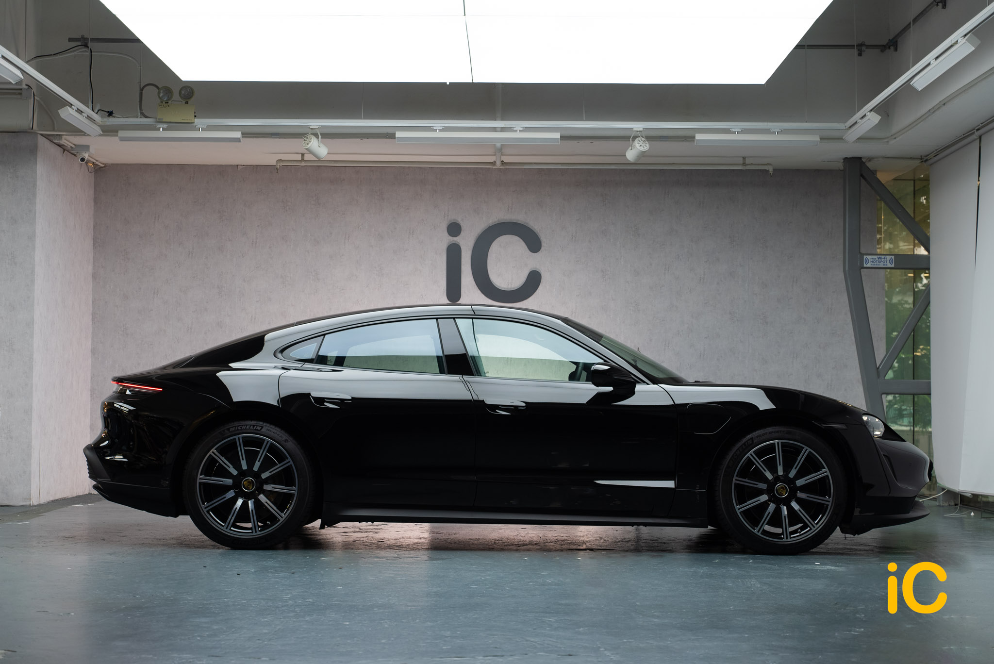 Porsche Taycan 透明 PPF 施工作品