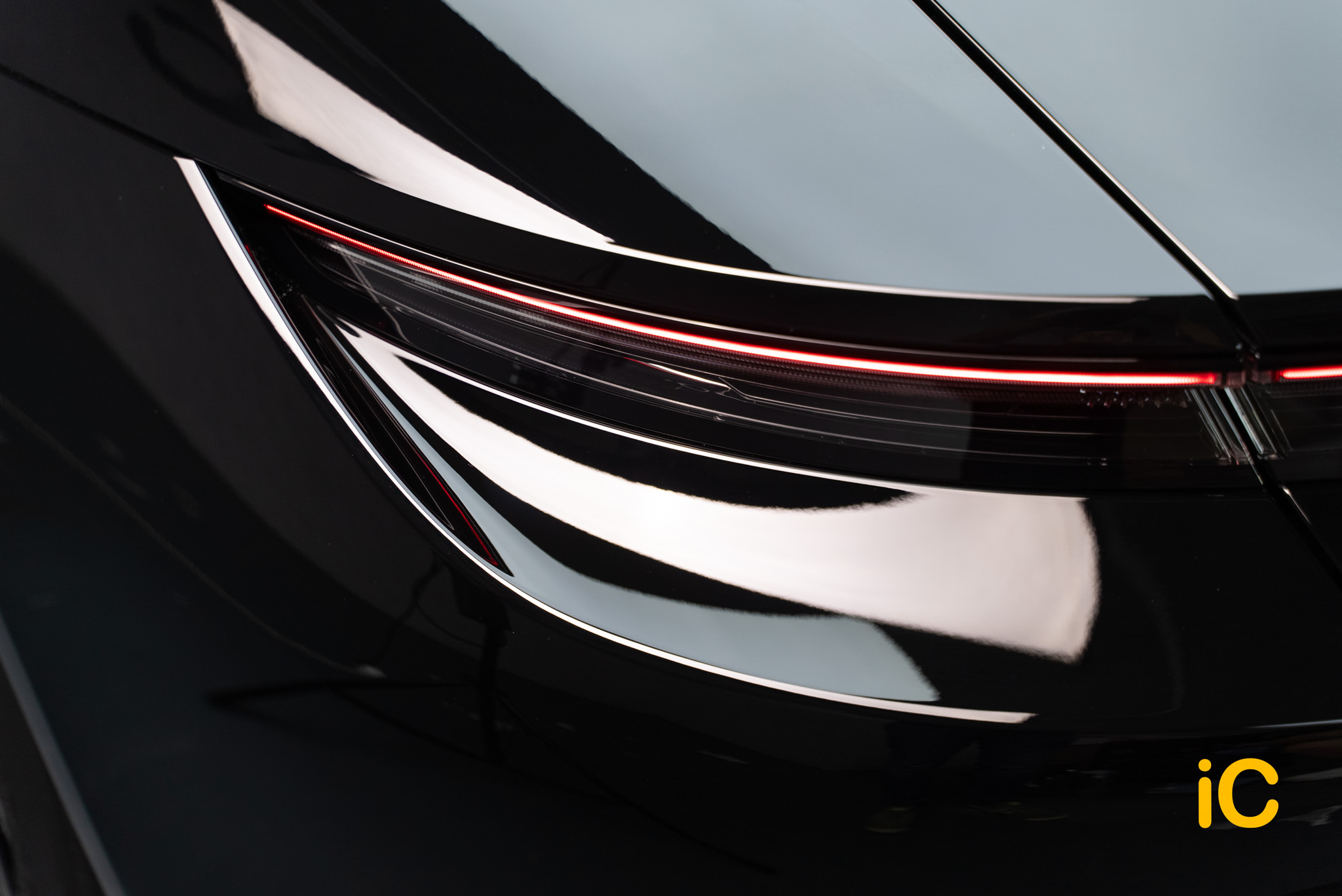 Porsche Taycan 透明 PPF 施工作品