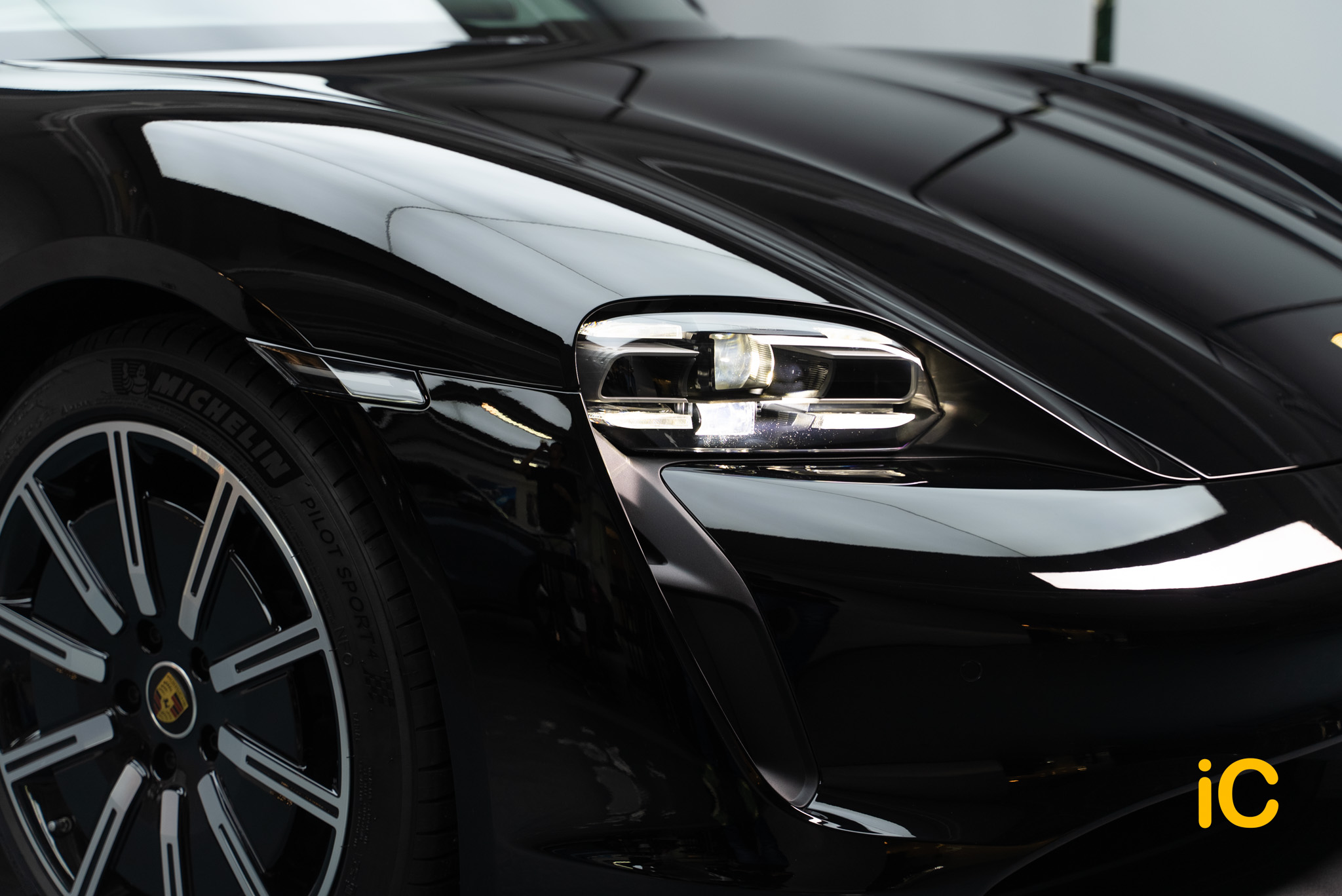 Porsche Taycan 透明 PPF 施工作品