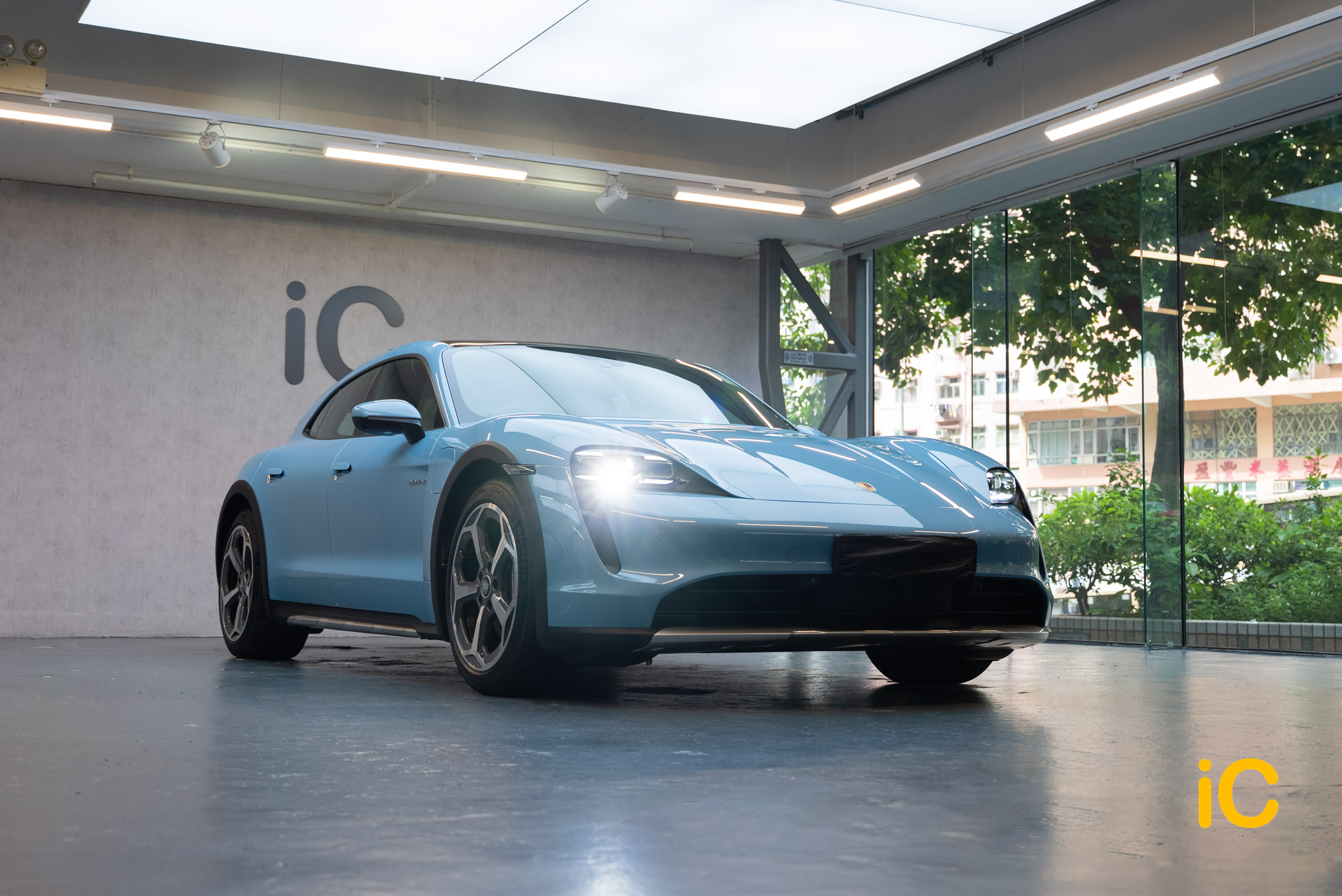 Porsche Taycan 4 Cross Turismo 透明 PPF 施工作品