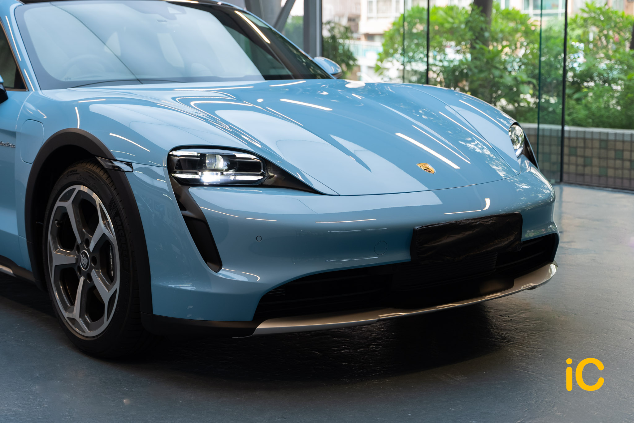 Porsche Taycan 4 Cross Turismo 透明 PPF 施工作品