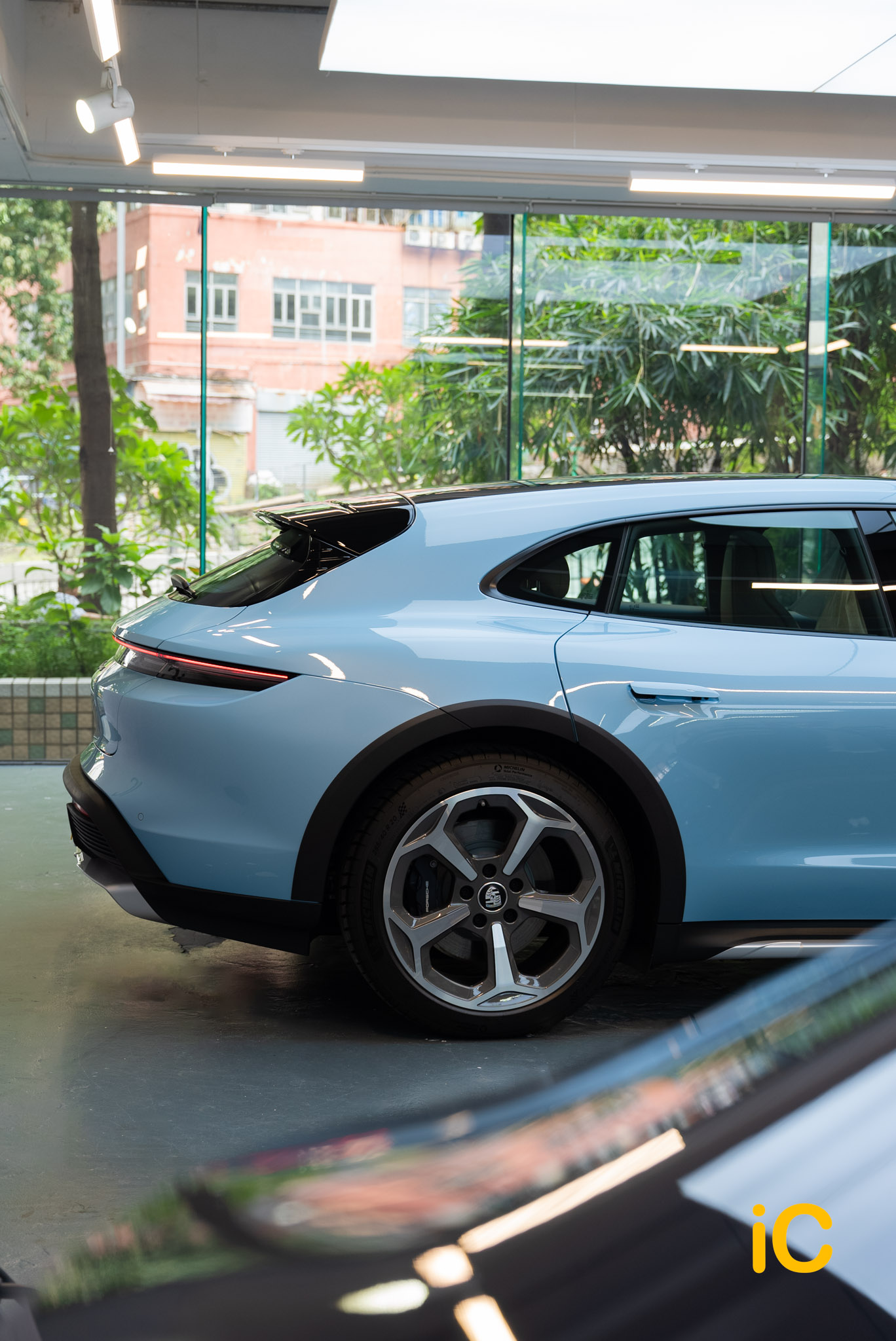 Porsche Taycan 4 Cross Turismo 透明 PPF 施工作品