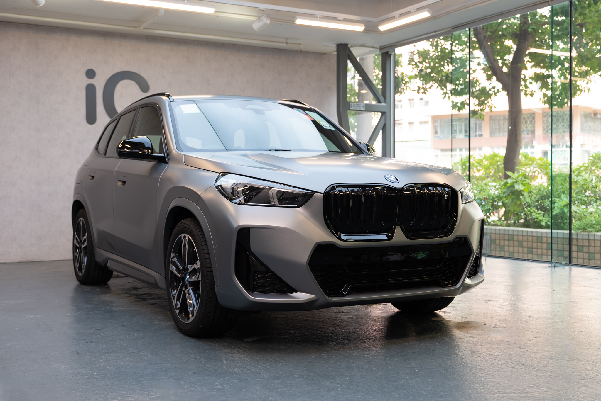 BMW iX1 Frozen Pure Grey 透明 PPF 施工作品