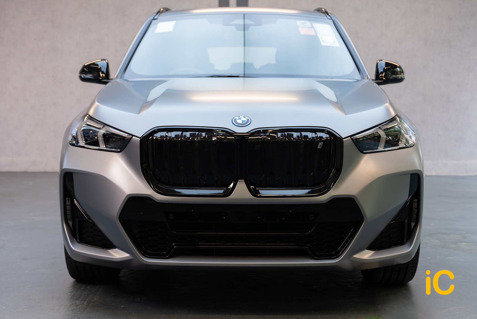 BMW iX1 Frozen Pure Grey 透明 PPF 施工作品