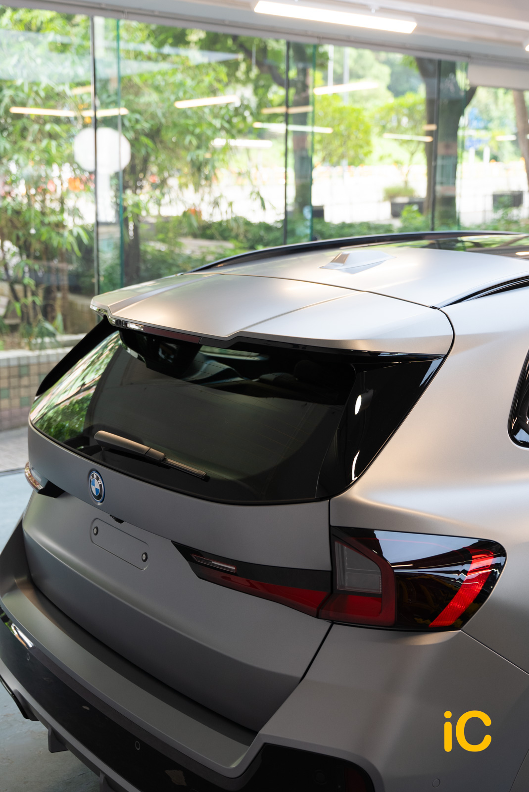 BMW iX1 Frozen Pure Grey 透明 PPF 施工作品