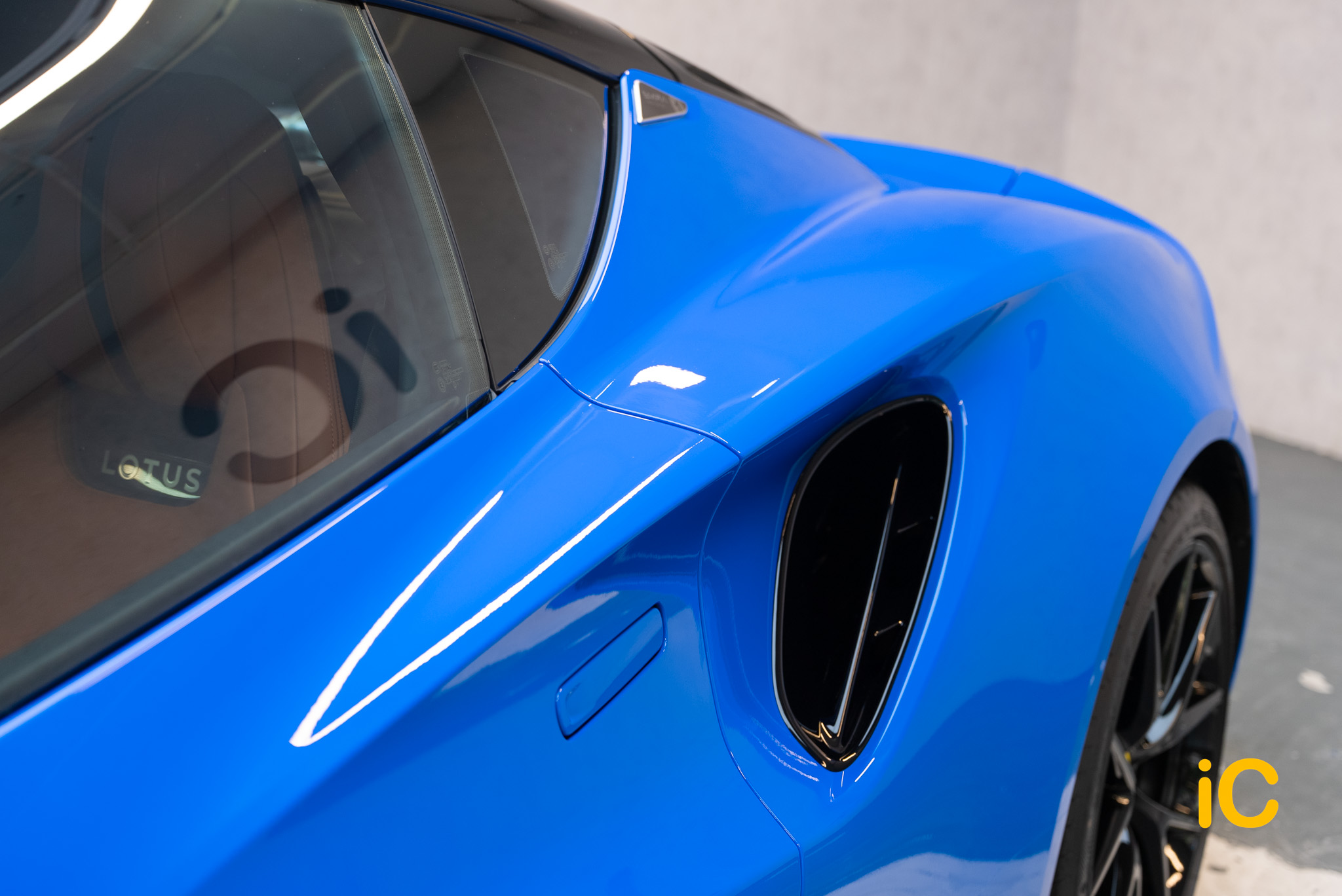 Lotus Emira 透明 PPF 施工作品