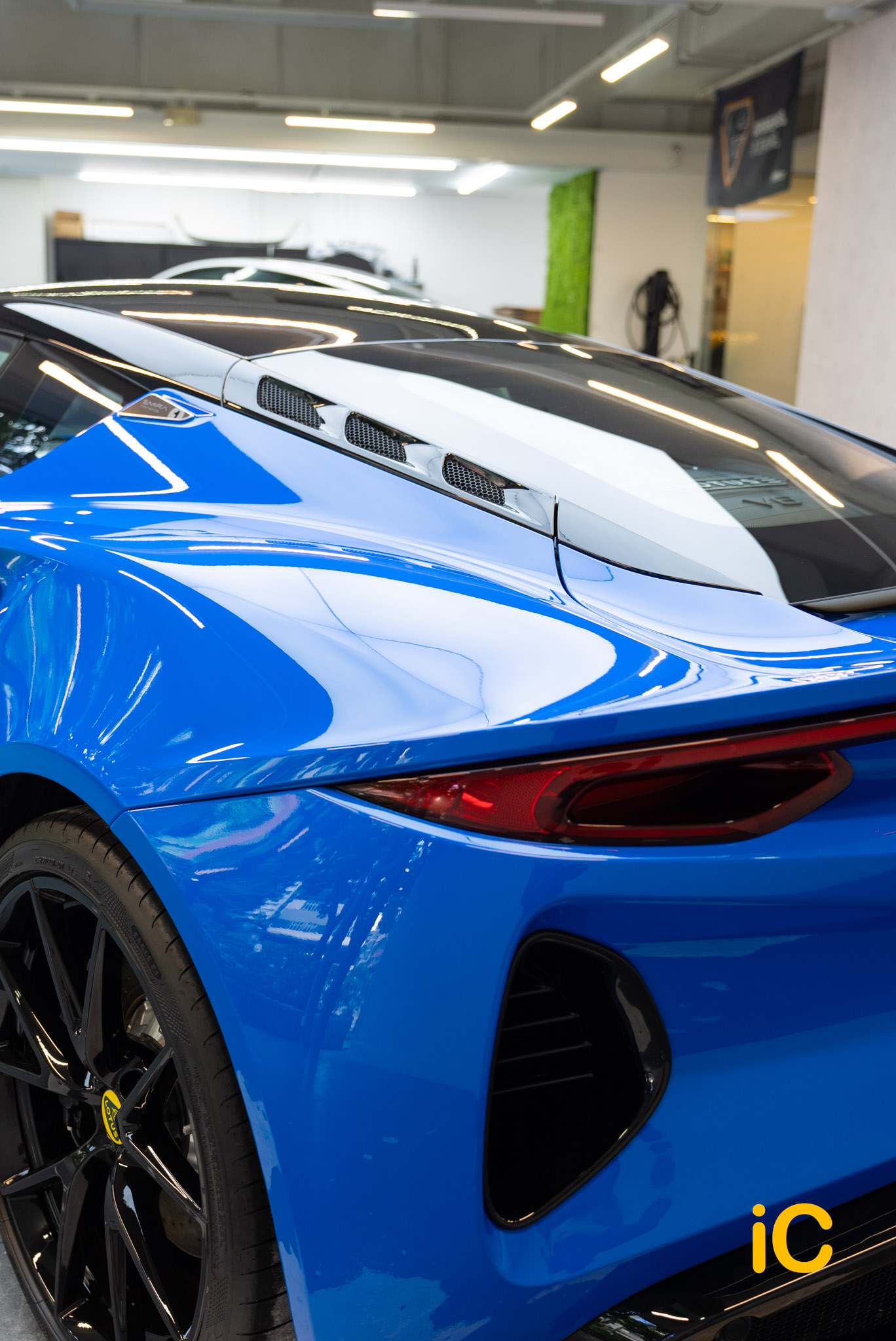 Lotus Emira 透明 PPF 施工作品