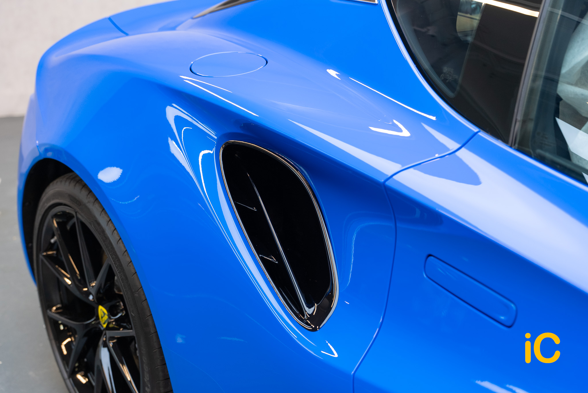 Lotus Emira 透明 PPF 施工作品